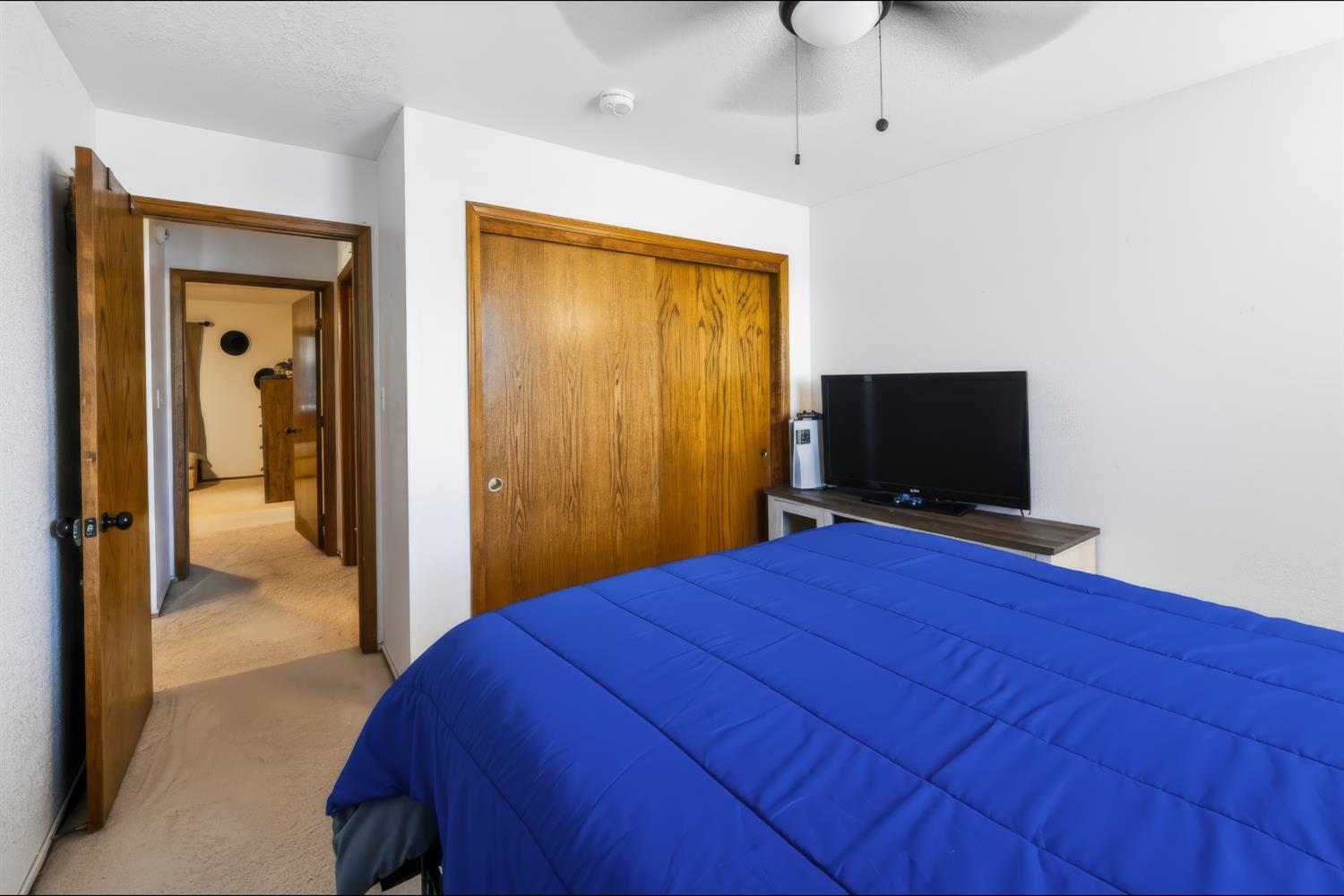 1307 S Arkle St, Visalia, CA 93722