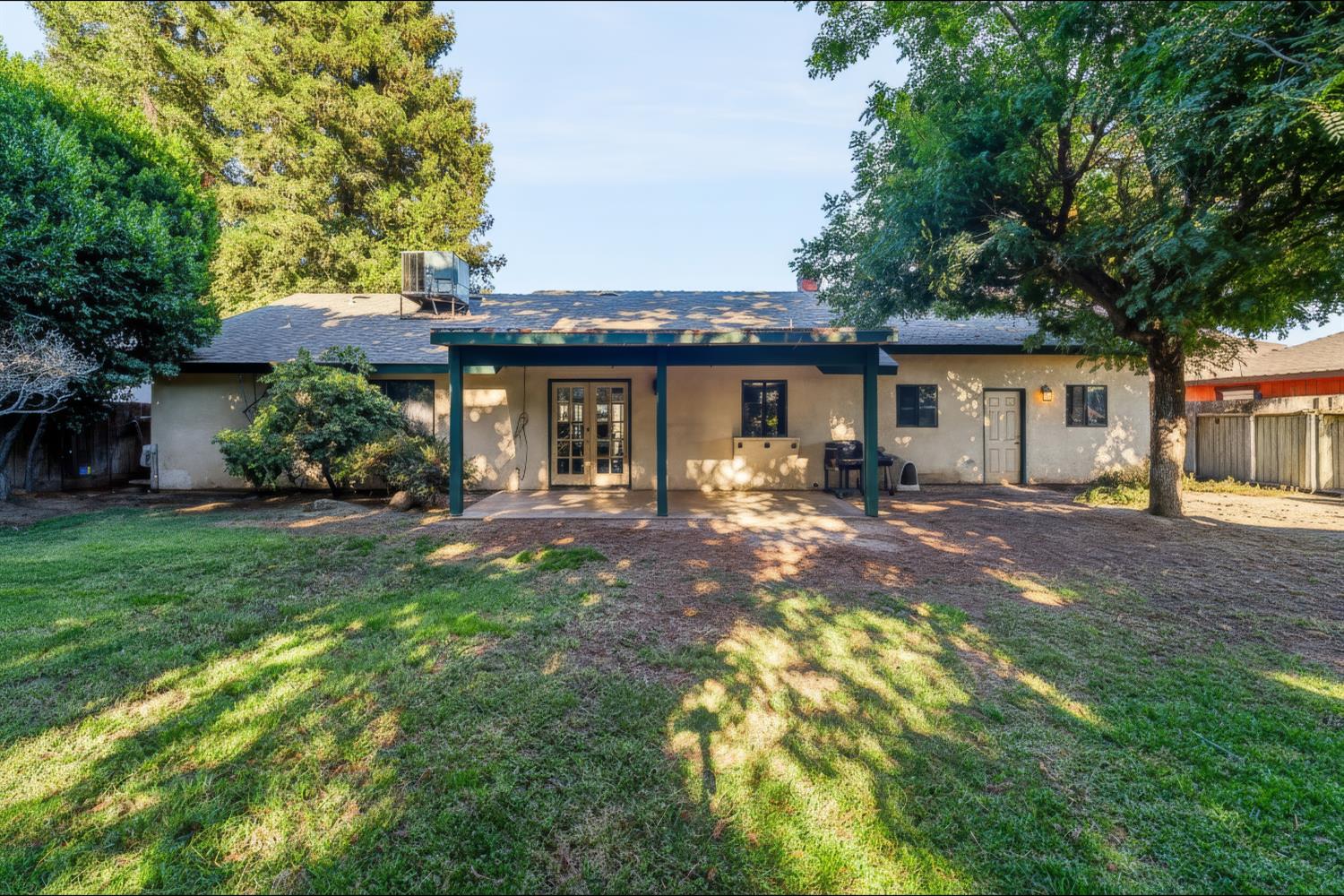 1307 S Arkle St, Visalia, CA 93722