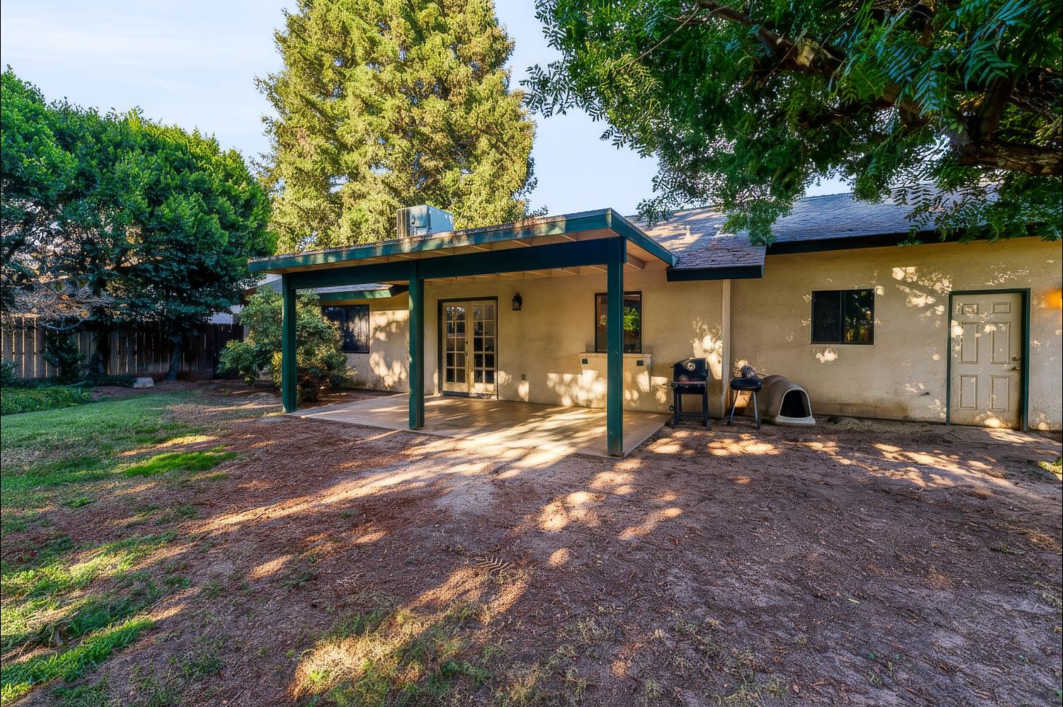 1307 S Arkle St, Visalia, CA 93722