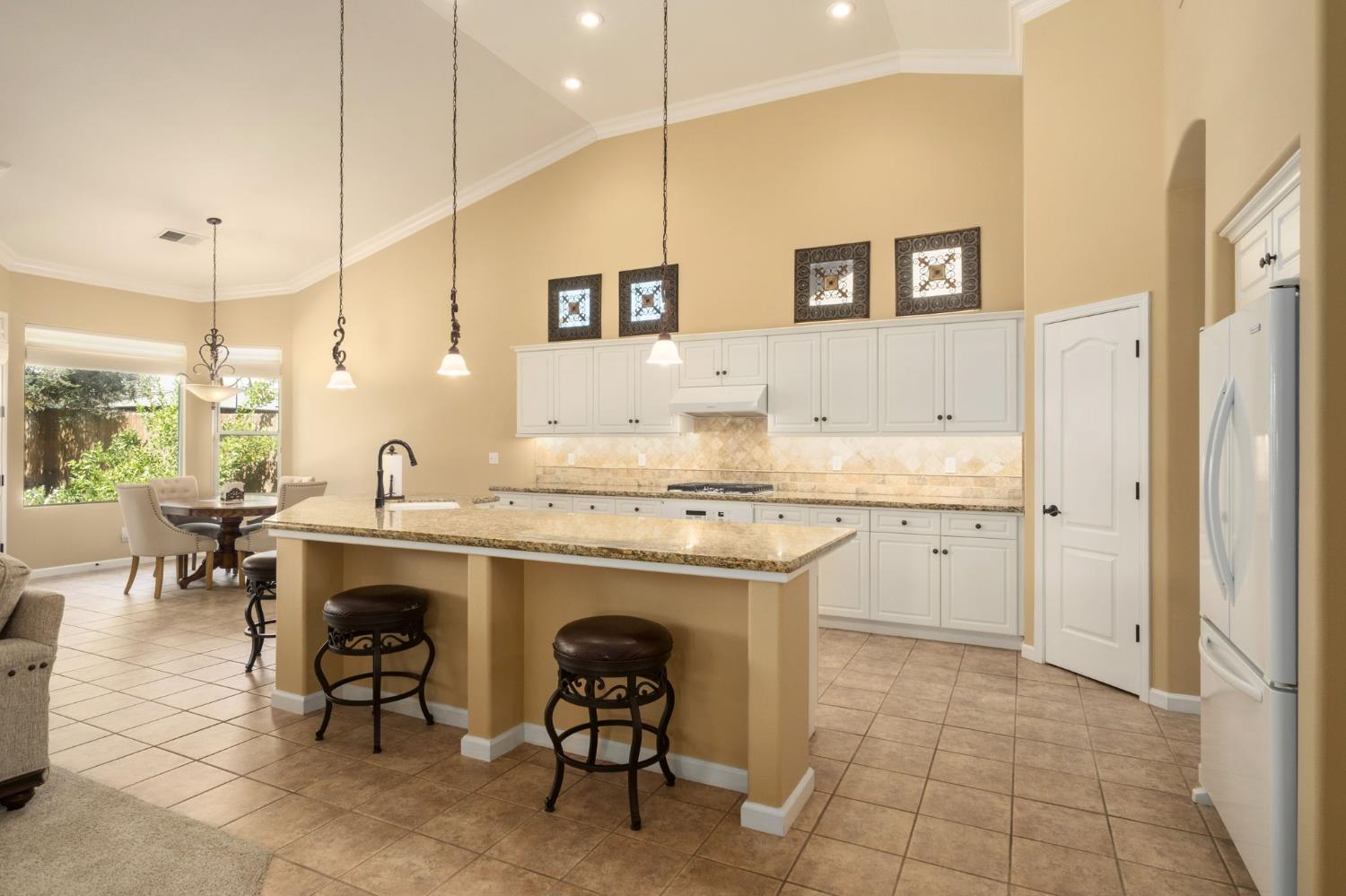 2655 Mesa Ave, Clovis, CA 93611