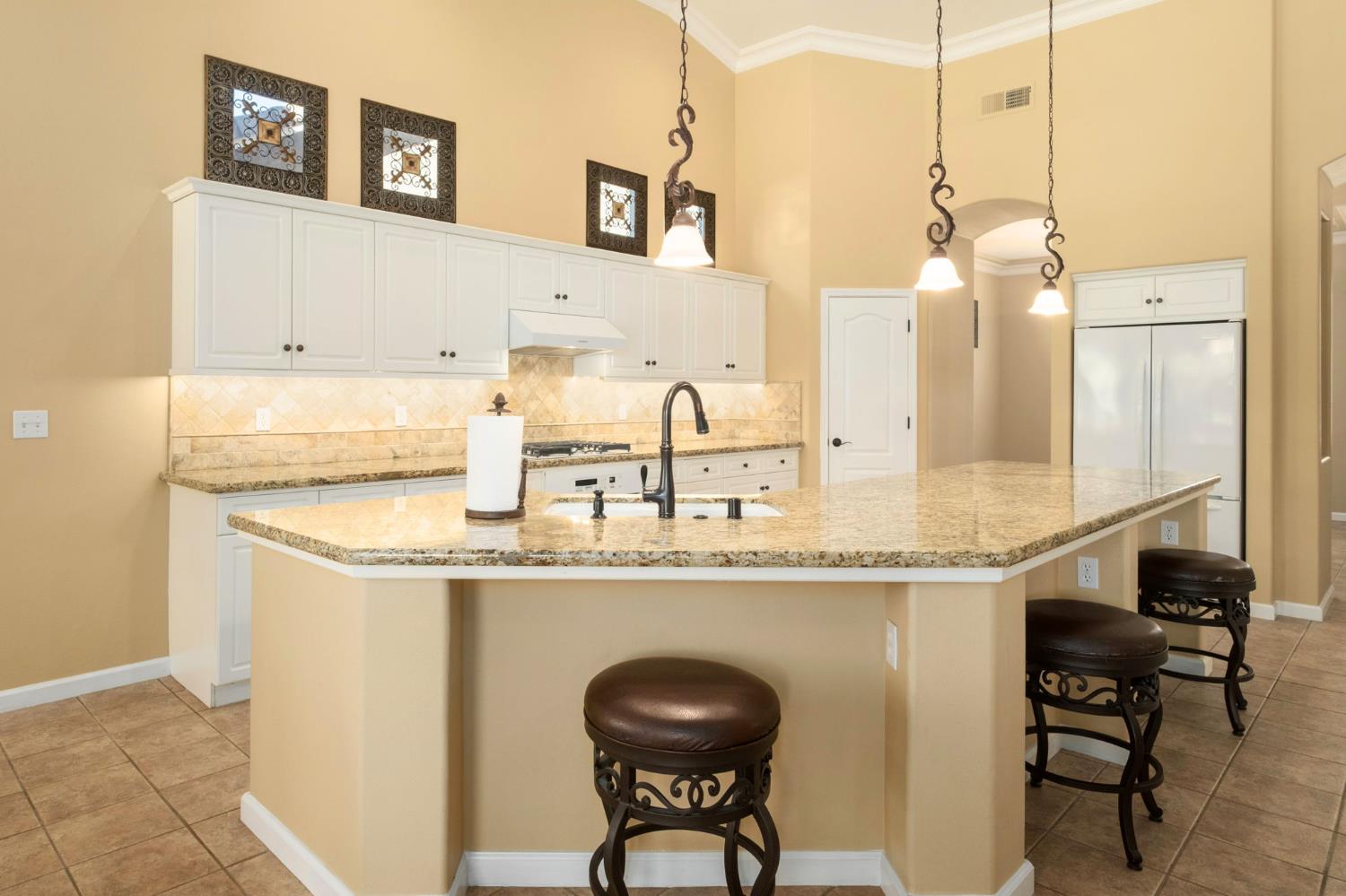 2655 Mesa Ave, Clovis, CA 93611