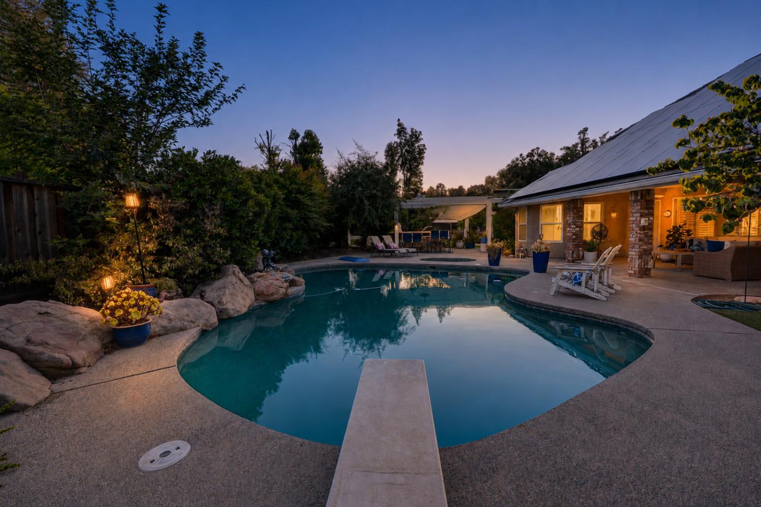 859 E Partridge Ln, Fresno, CA 93730