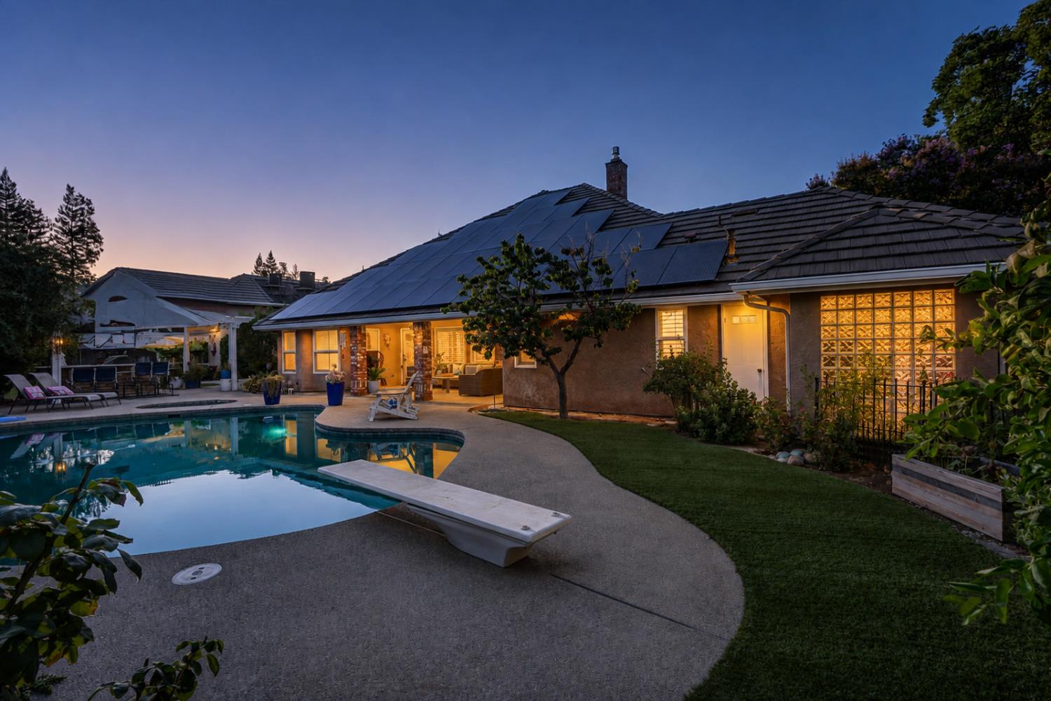 859 E Partridge Ln, Fresno, CA 93730