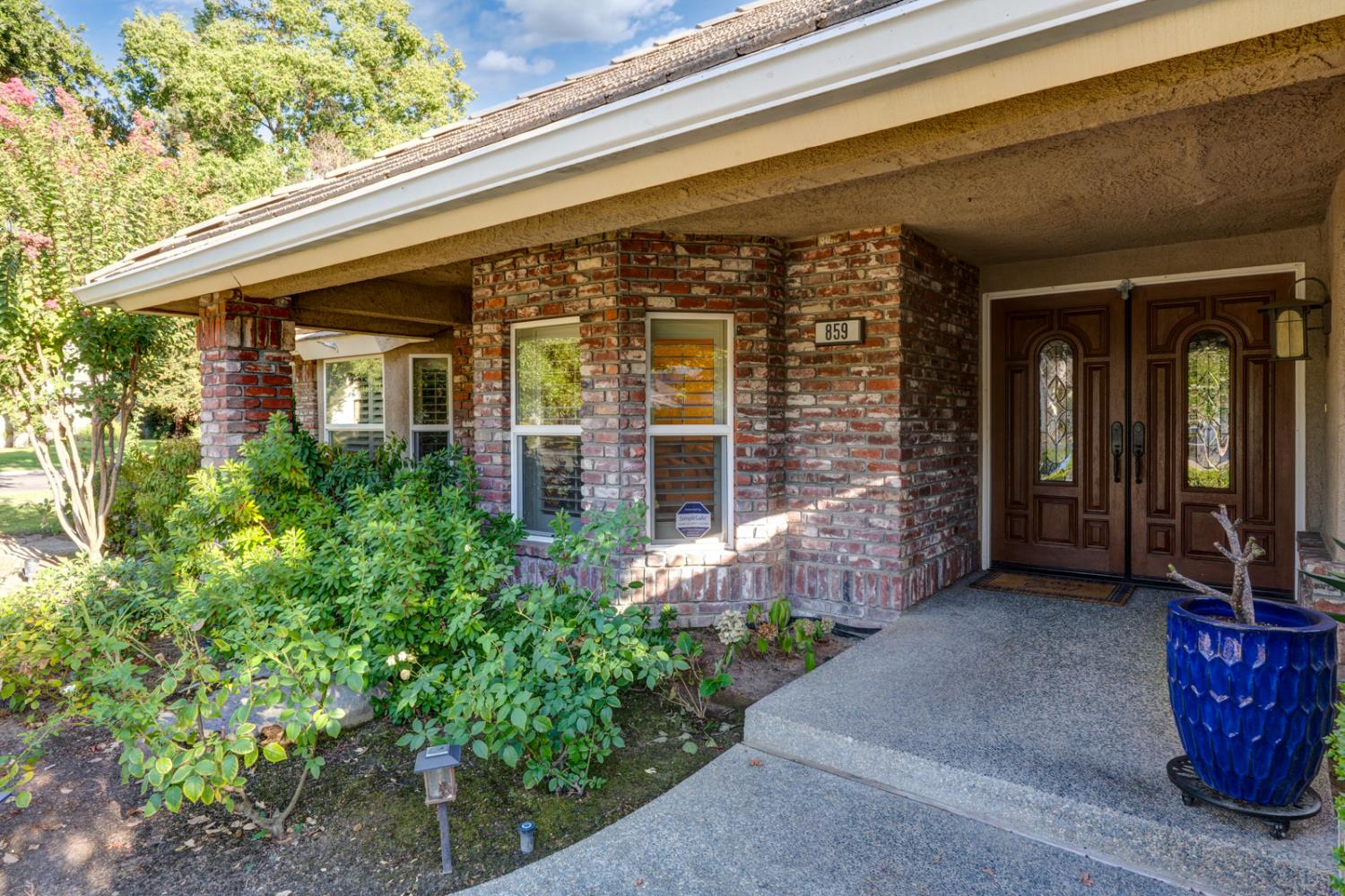 859 E Partridge Ln, Fresno, CA 93730