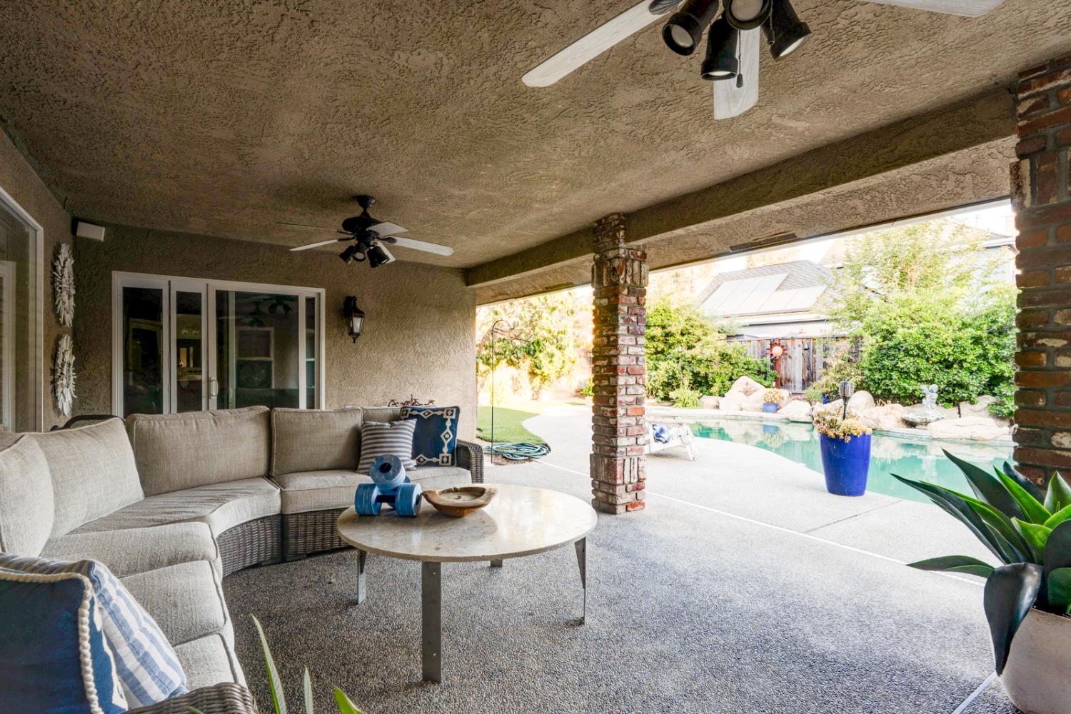 859 E Partridge Ln, Fresno, CA 93730