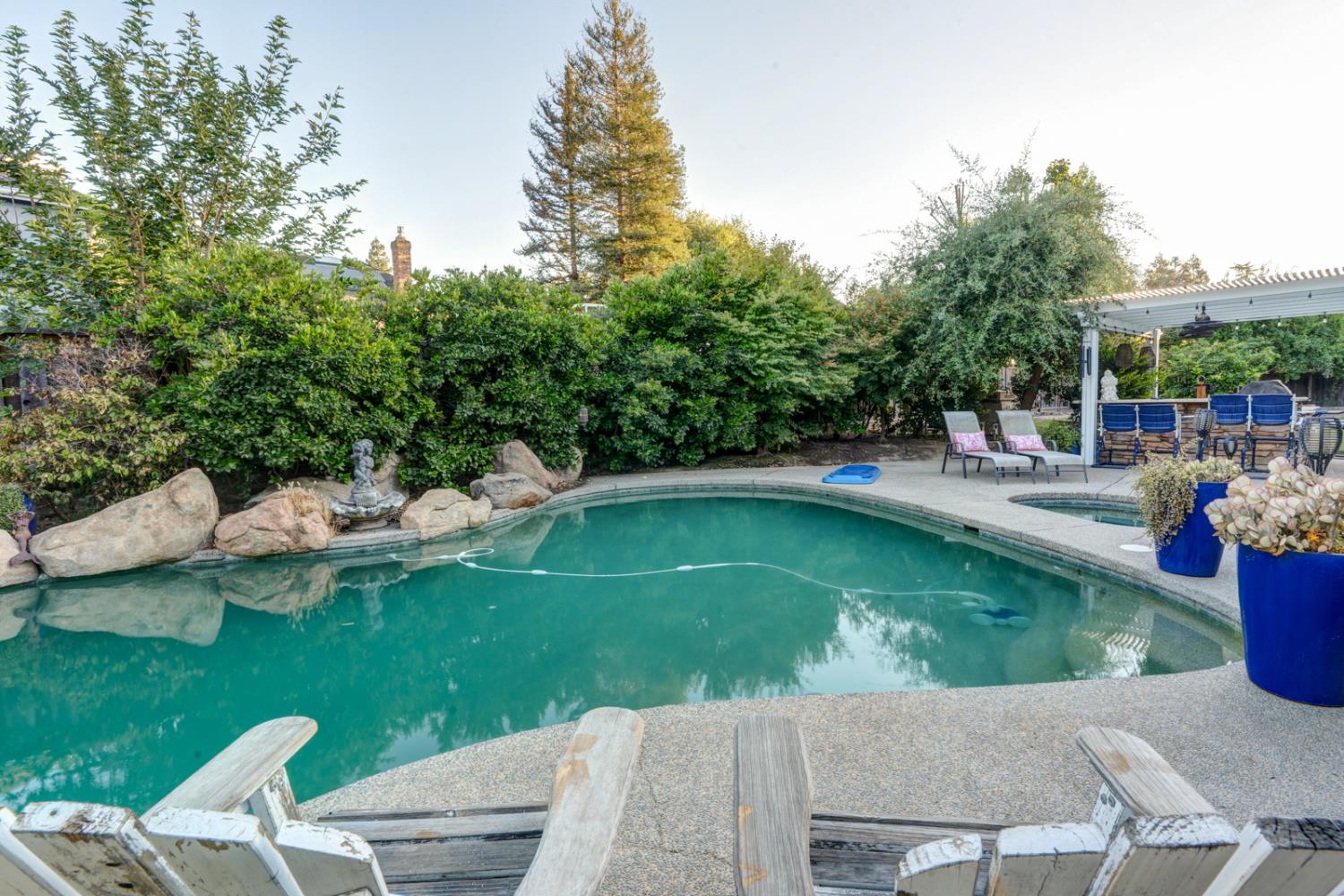 859 E Partridge Ln, Fresno, CA 93730