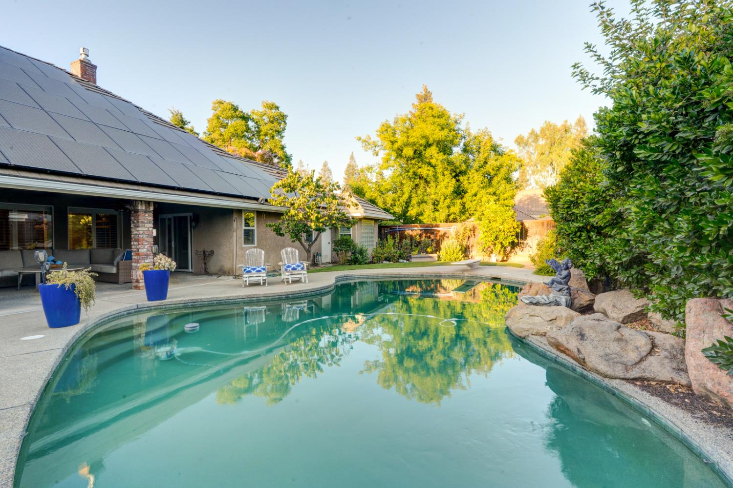 859 E Partridge Ln, Fresno, CA 93730