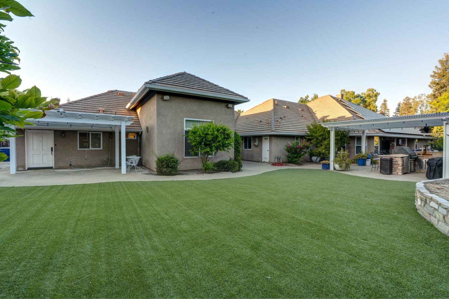 859 E Partridge Ln, Fresno, CA 93730