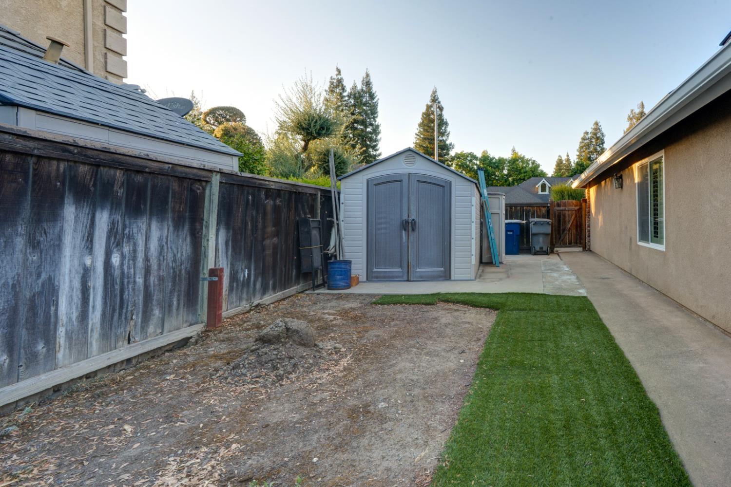 859 E Partridge Ln, Fresno, CA 93730