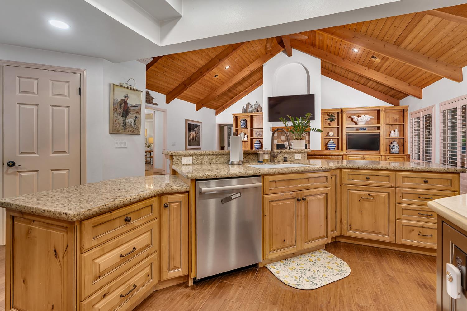 859 E Partridge Ln, Fresno, CA 93730