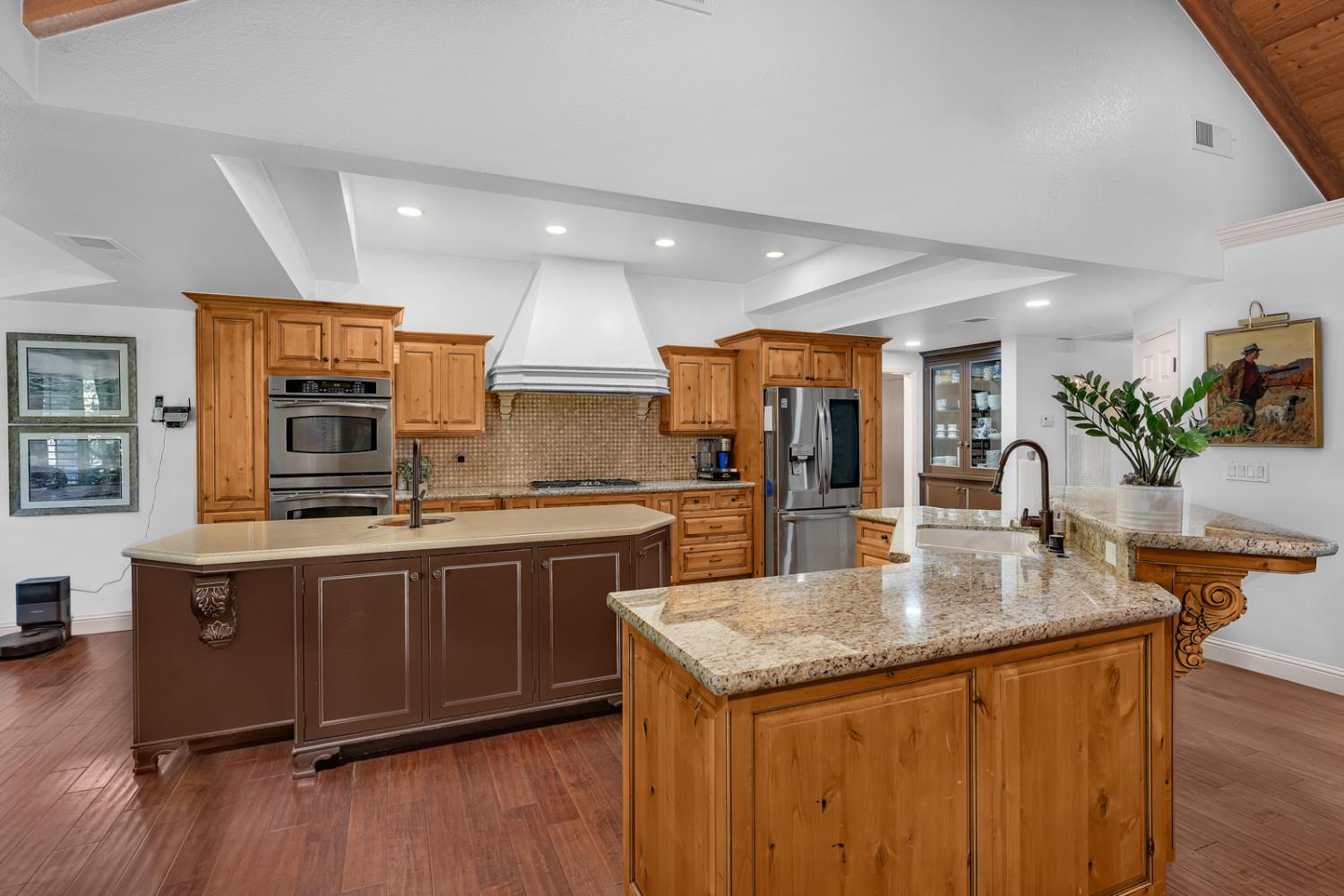859 E Partridge Ln, Fresno, CA 93730
