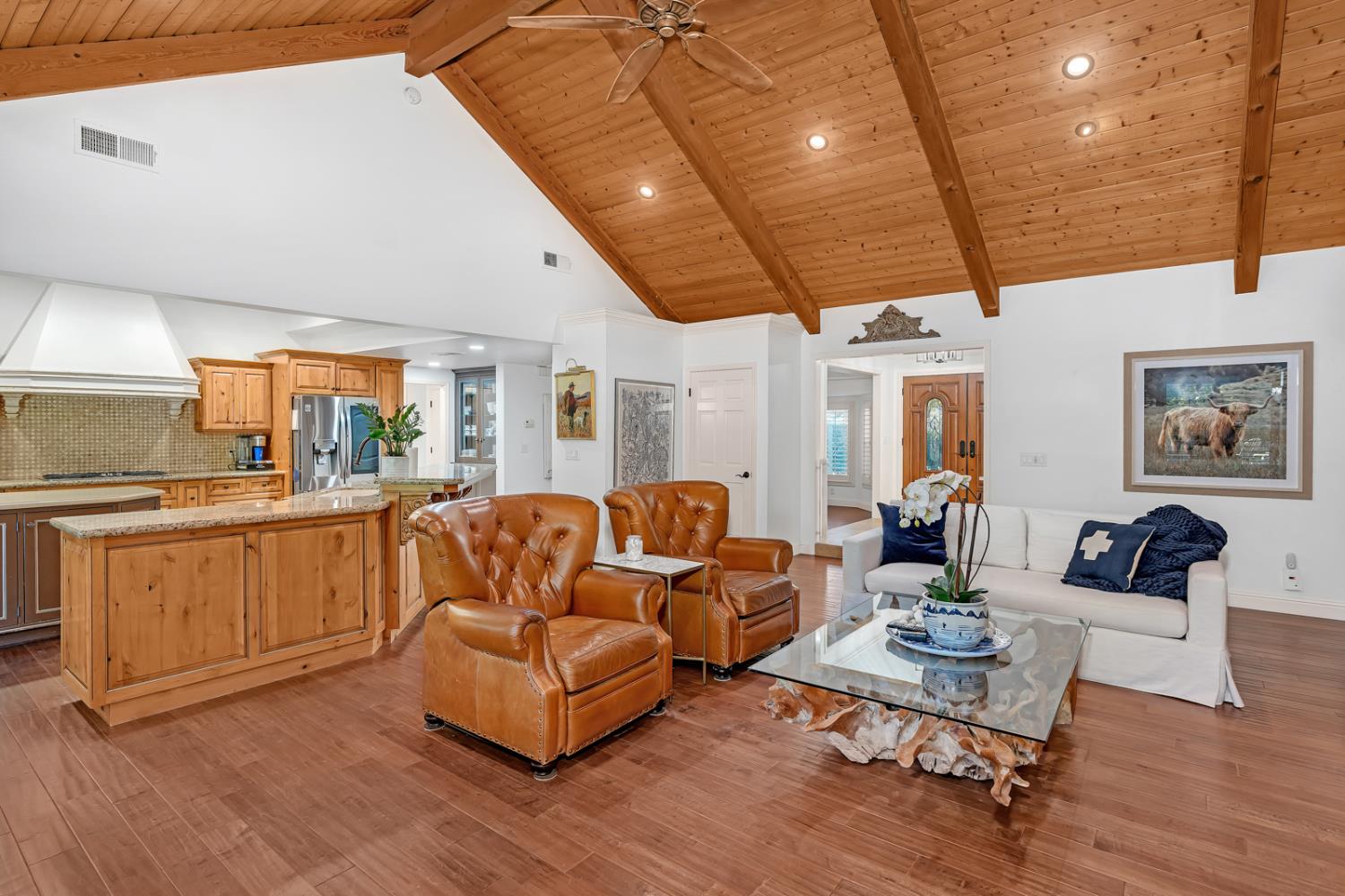 859 E Partridge Ln, Fresno, CA 93730