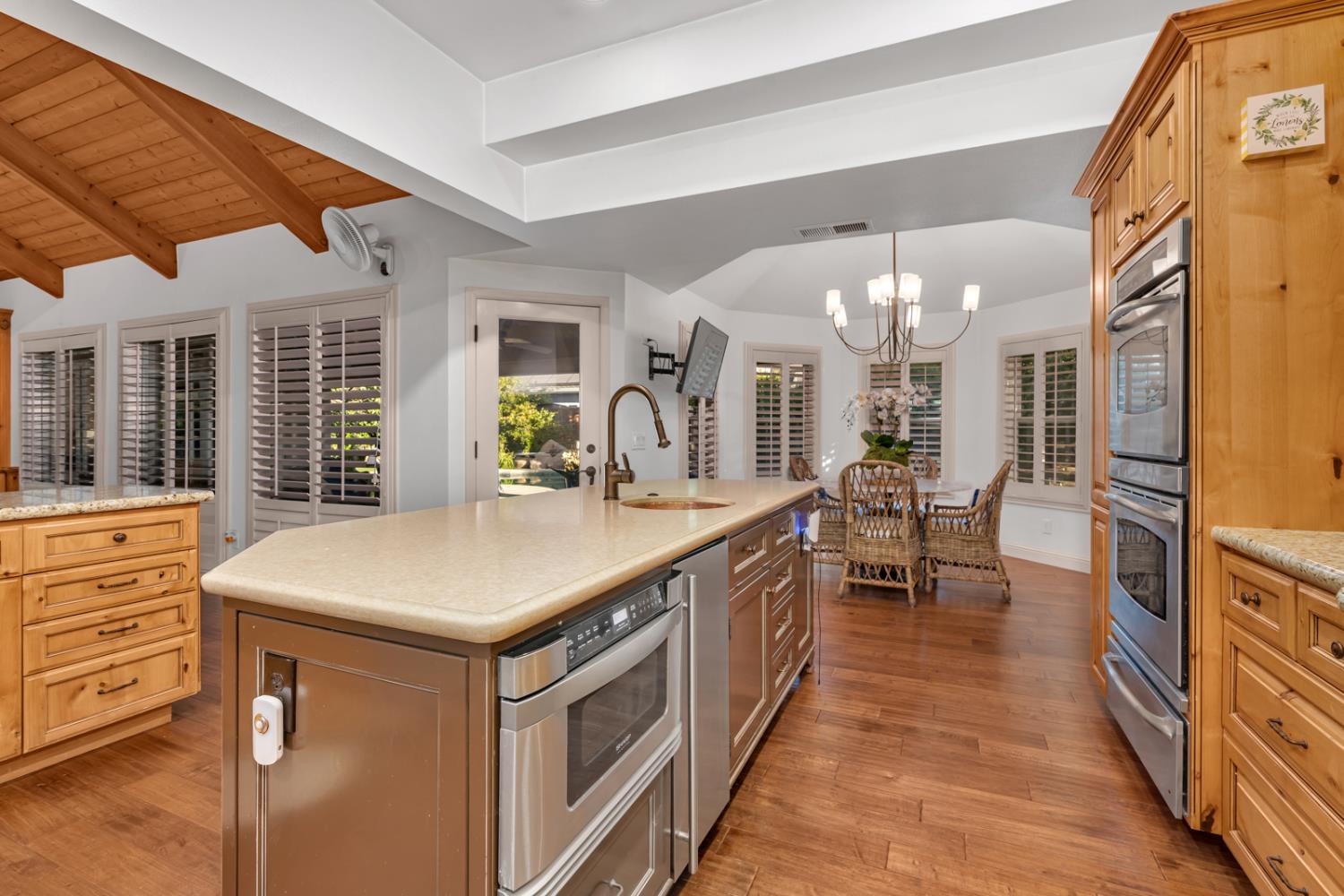 859 E Partridge Ln, Fresno, CA 93730