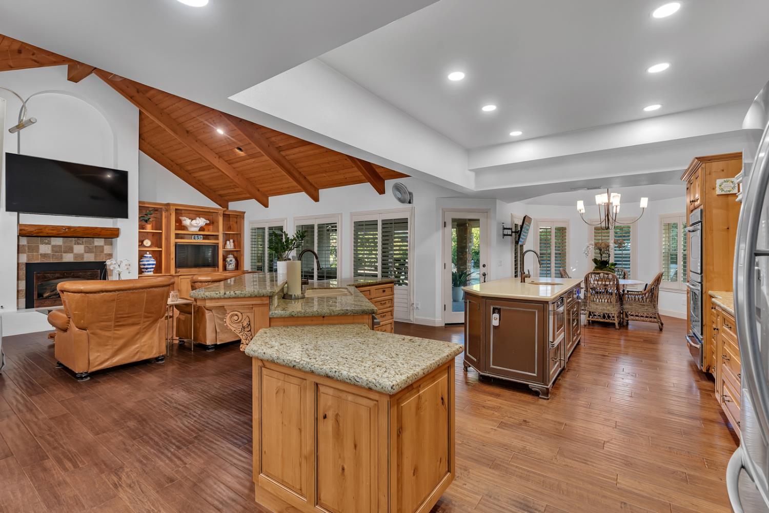 859 E Partridge Ln, Fresno, CA 93730