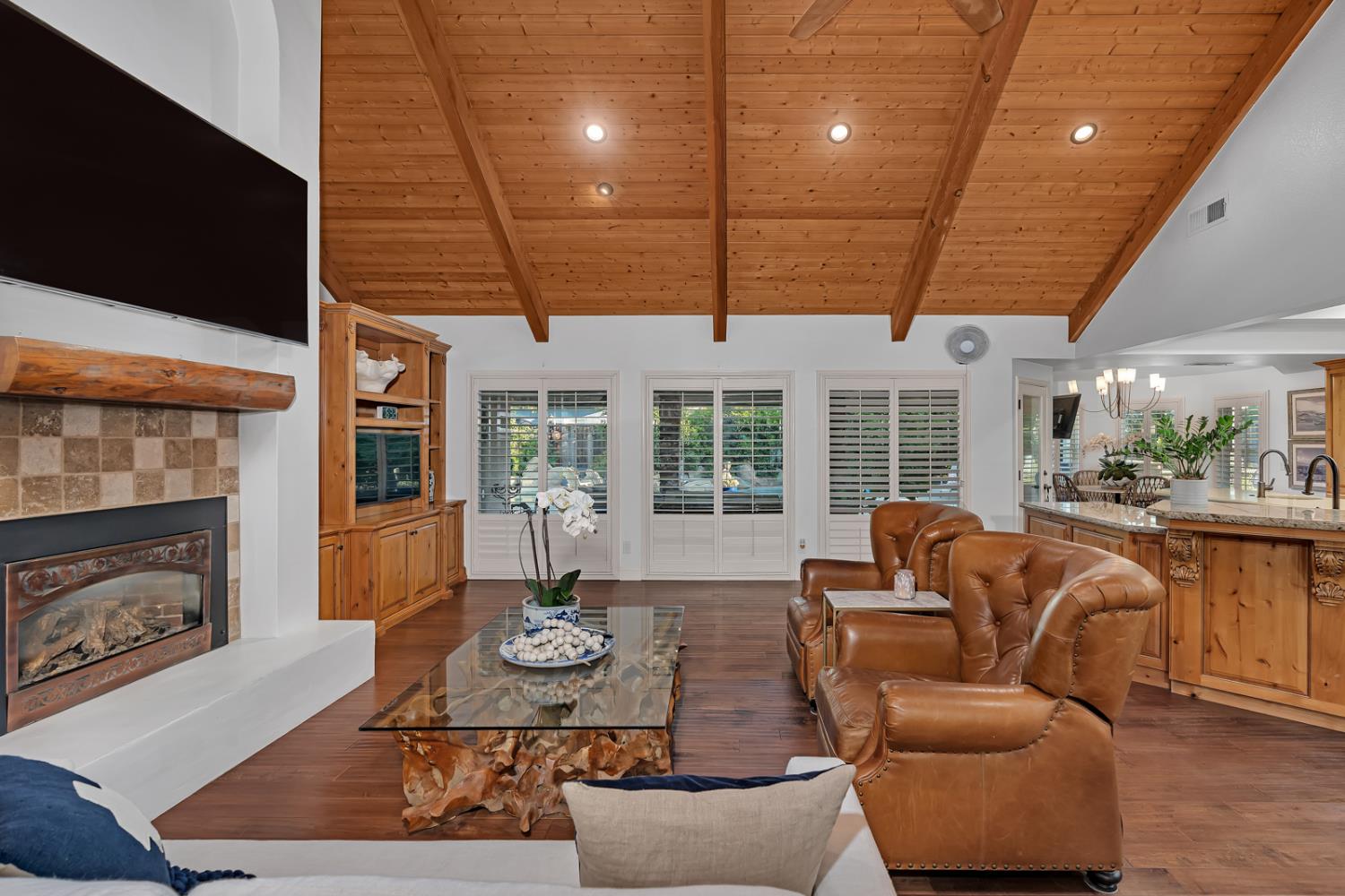 859 E Partridge Ln, Fresno, CA 93730