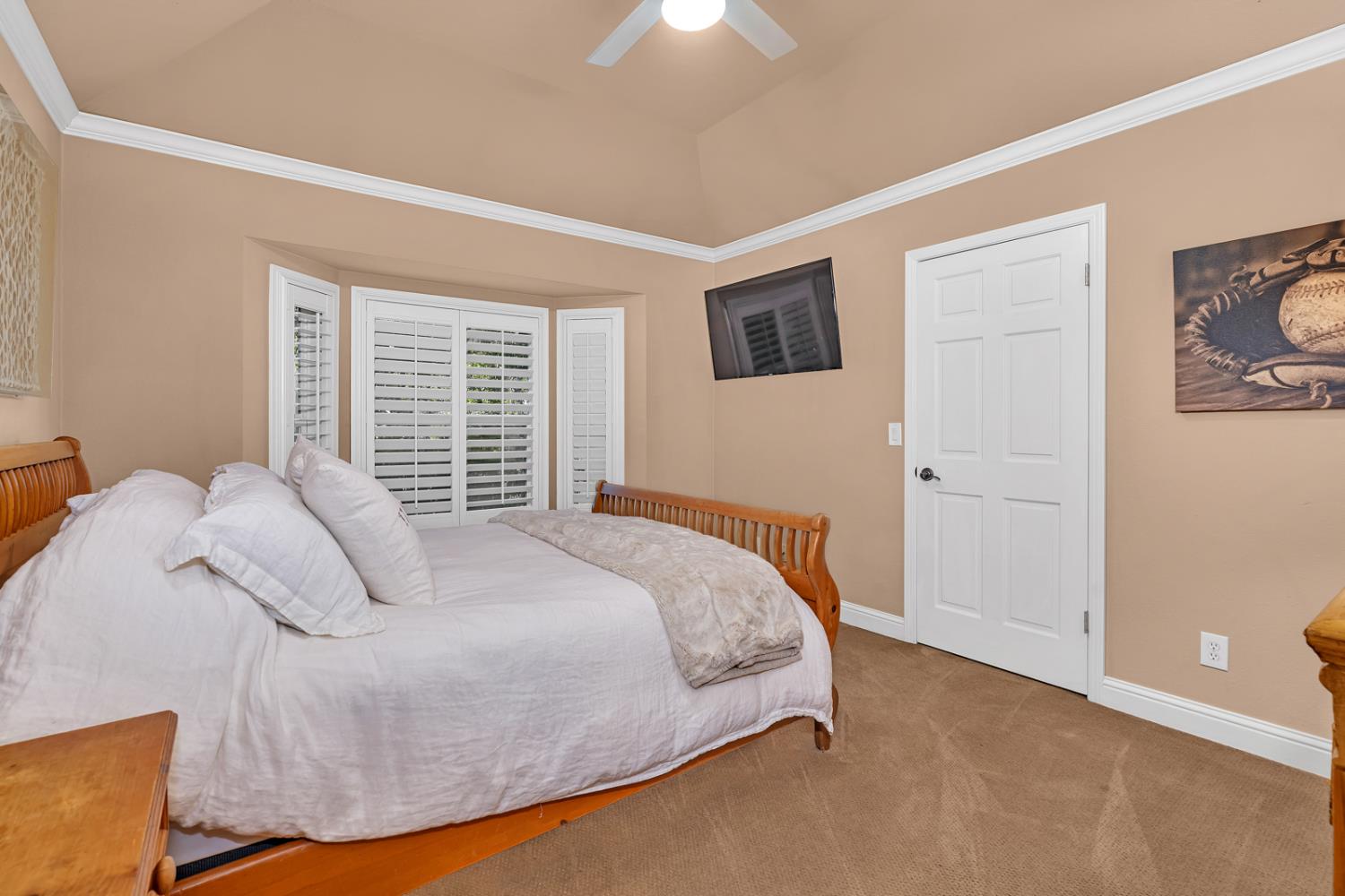 859 E Partridge Ln, Fresno, CA 93730