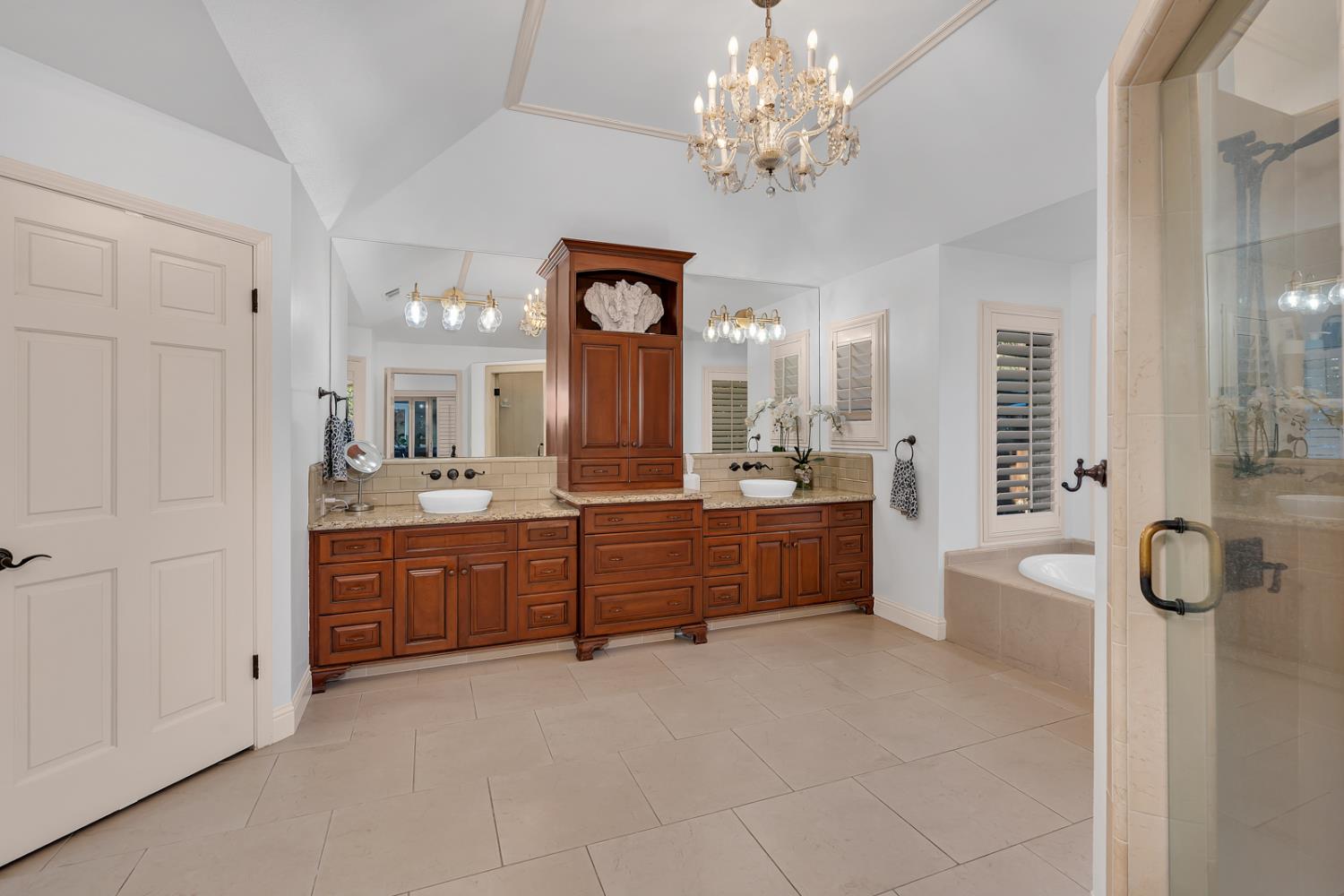 859 E Partridge Ln, Fresno, CA 93730
