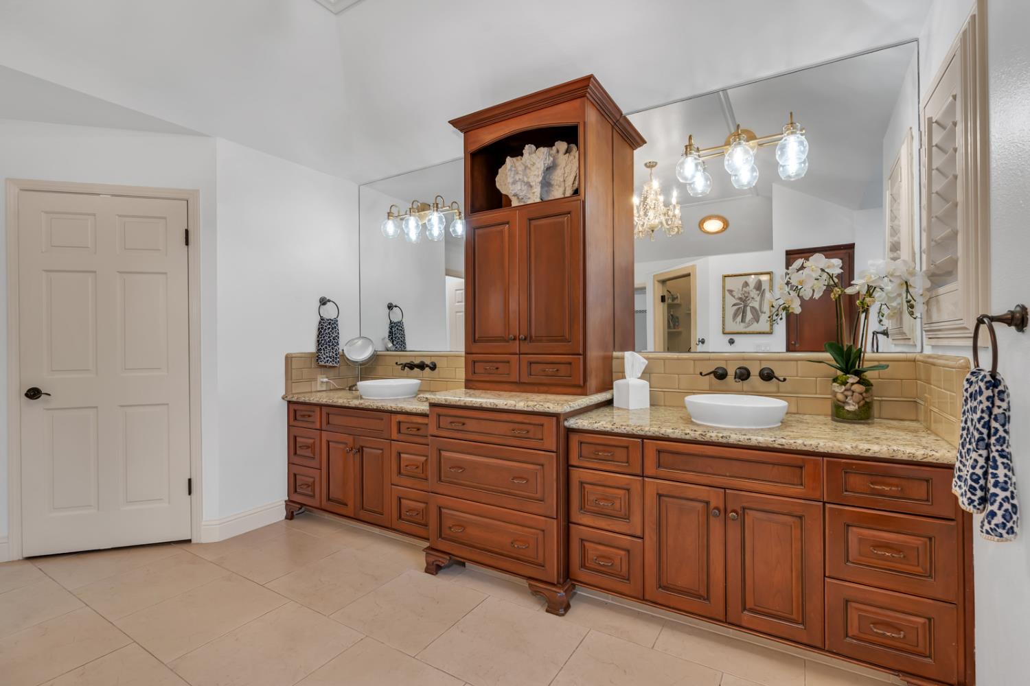 859 E Partridge Ln, Fresno, CA 93730