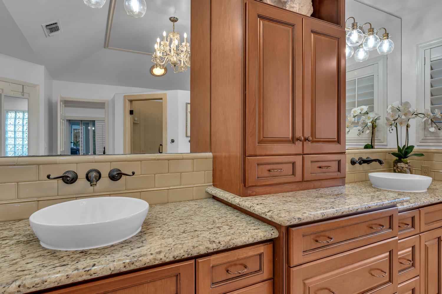 859 E Partridge Ln, Fresno, CA 93730