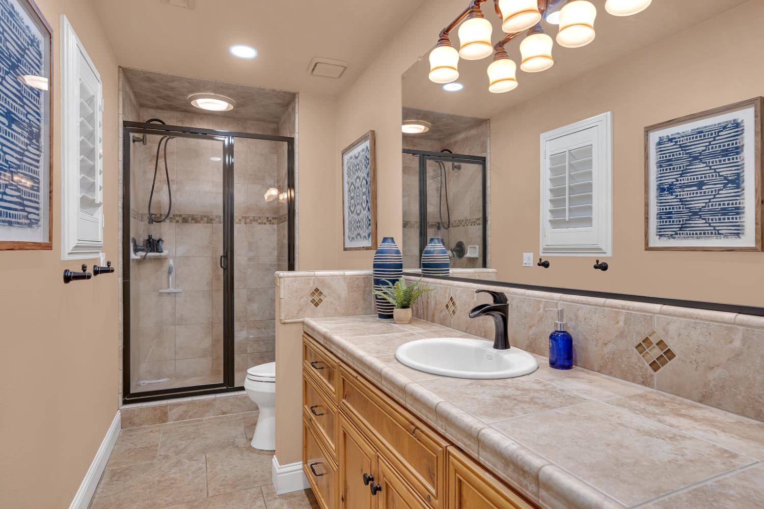 859 E Partridge Ln, Fresno, CA 93730