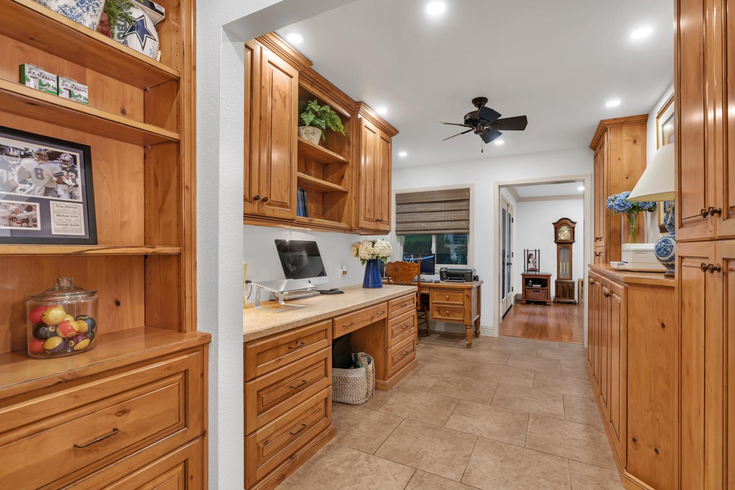 859 E Partridge Ln, Fresno, CA 93730