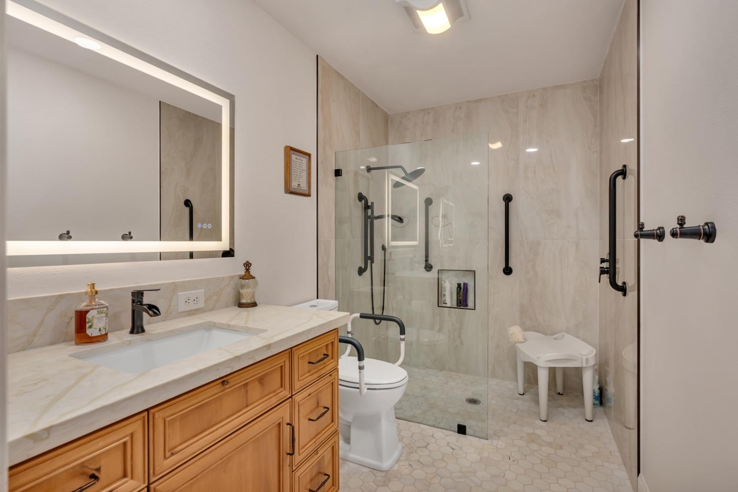 859 E Partridge Ln, Fresno, CA 93730