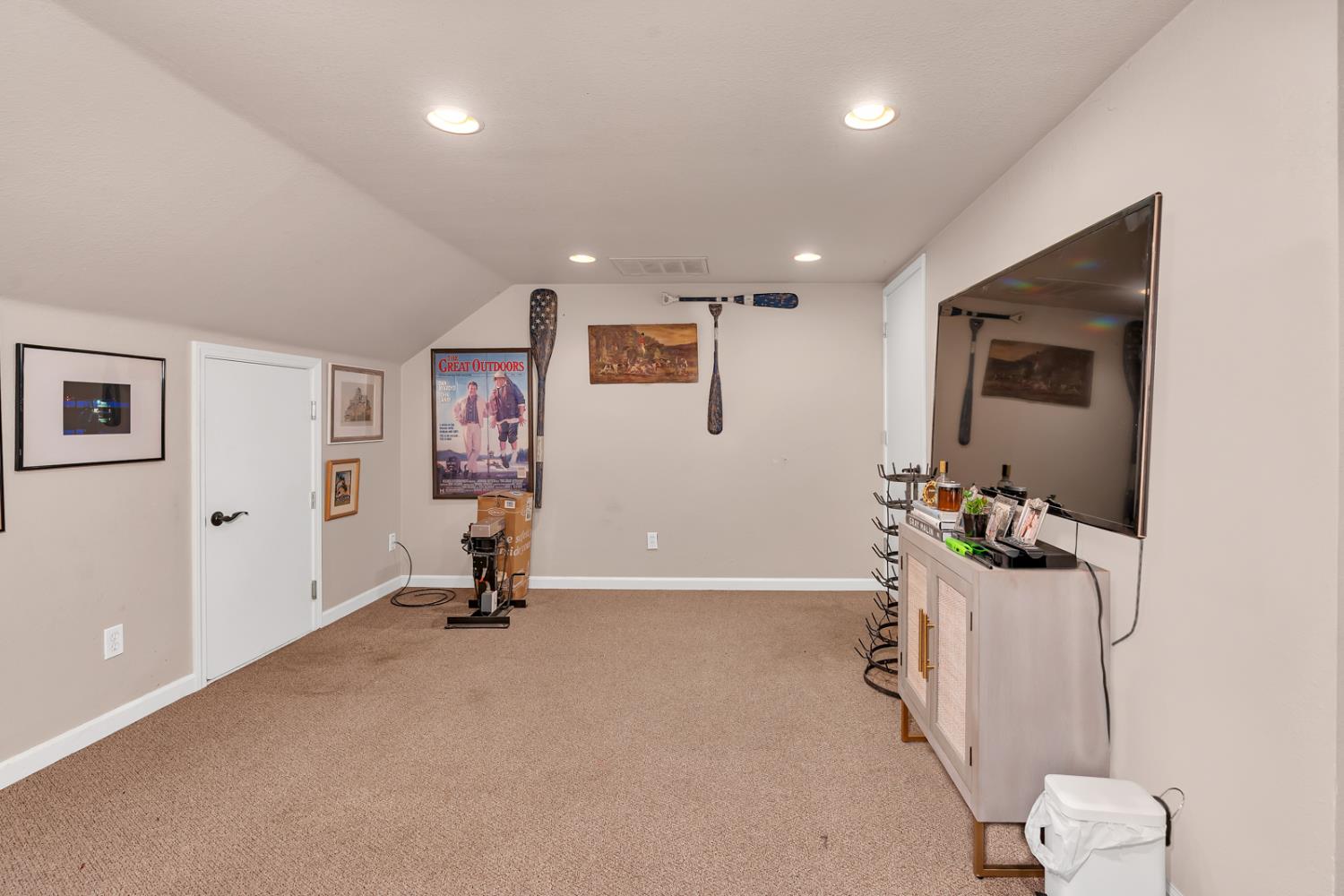 859 E Partridge Ln, Fresno, CA 93730