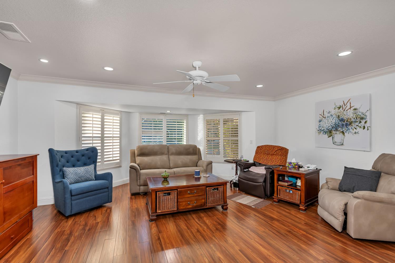 859 E Partridge Ln, Fresno, CA 93730