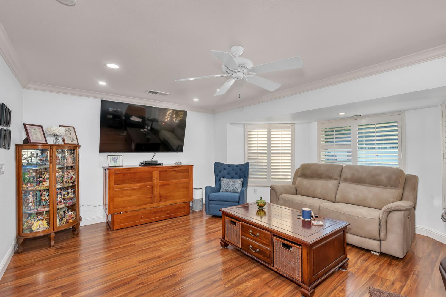 859 E Partridge Ln, Fresno, CA 93730