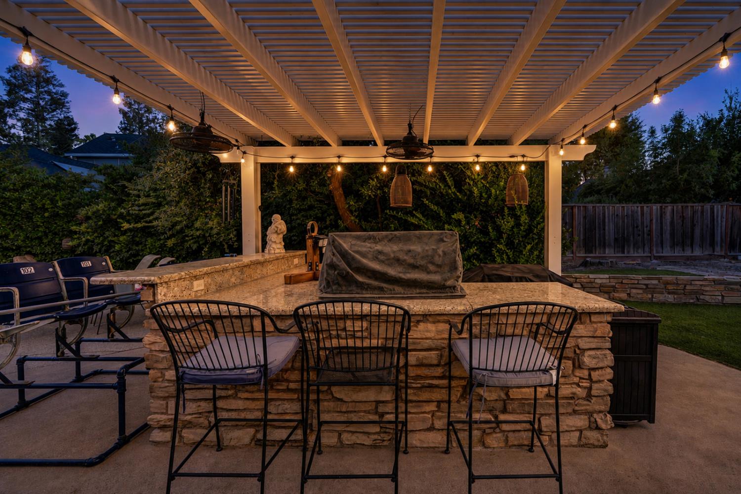 859 E Partridge Ln, Fresno, CA 93730