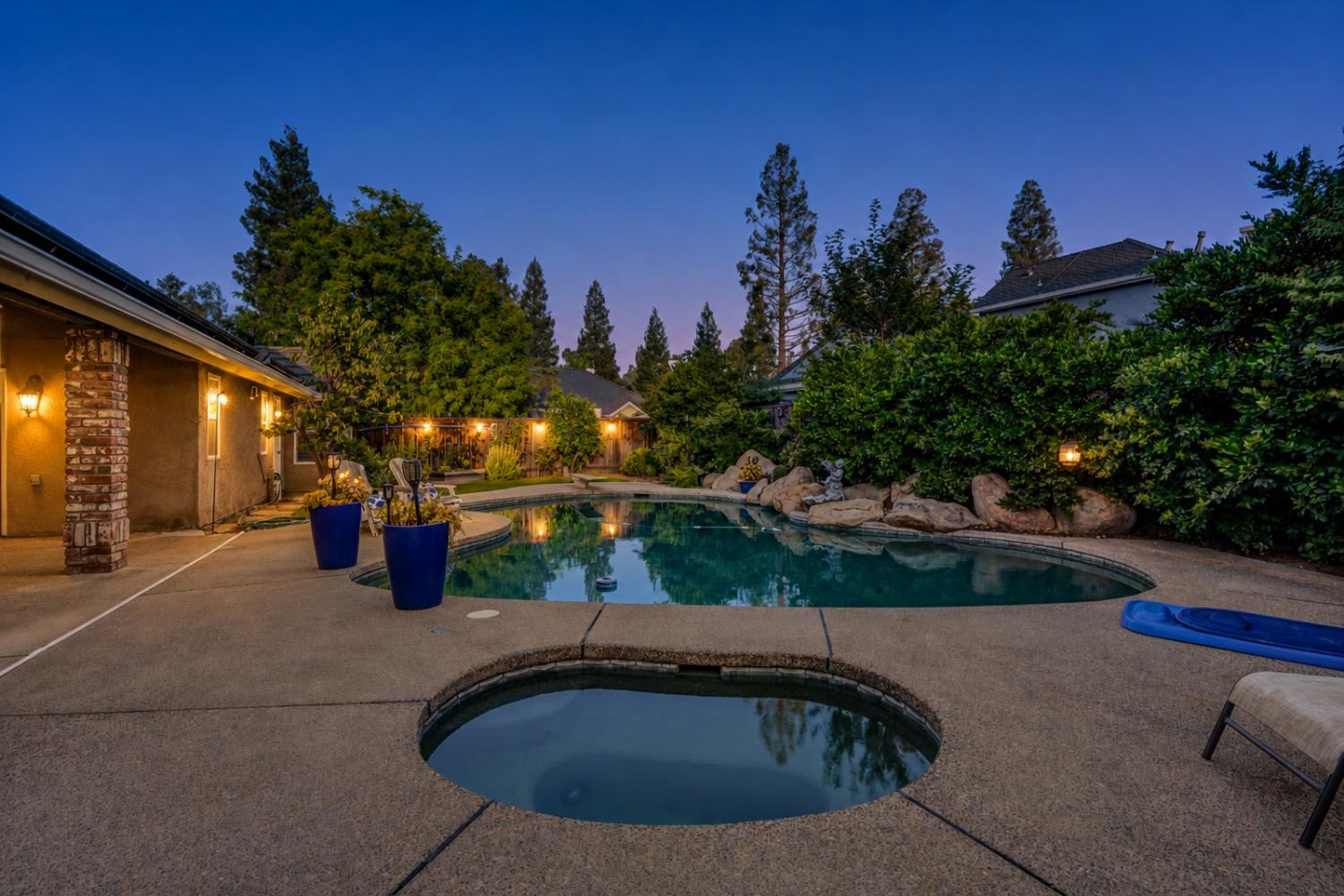 859 E Partridge Ln, Fresno, CA 93730