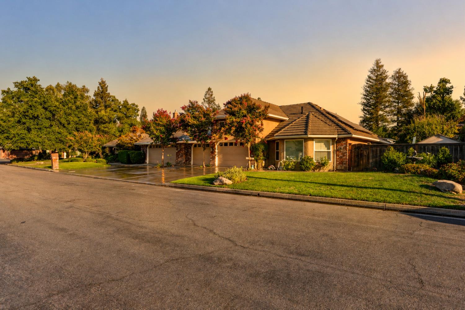 859 E Partridge Ln, Fresno, CA 93730