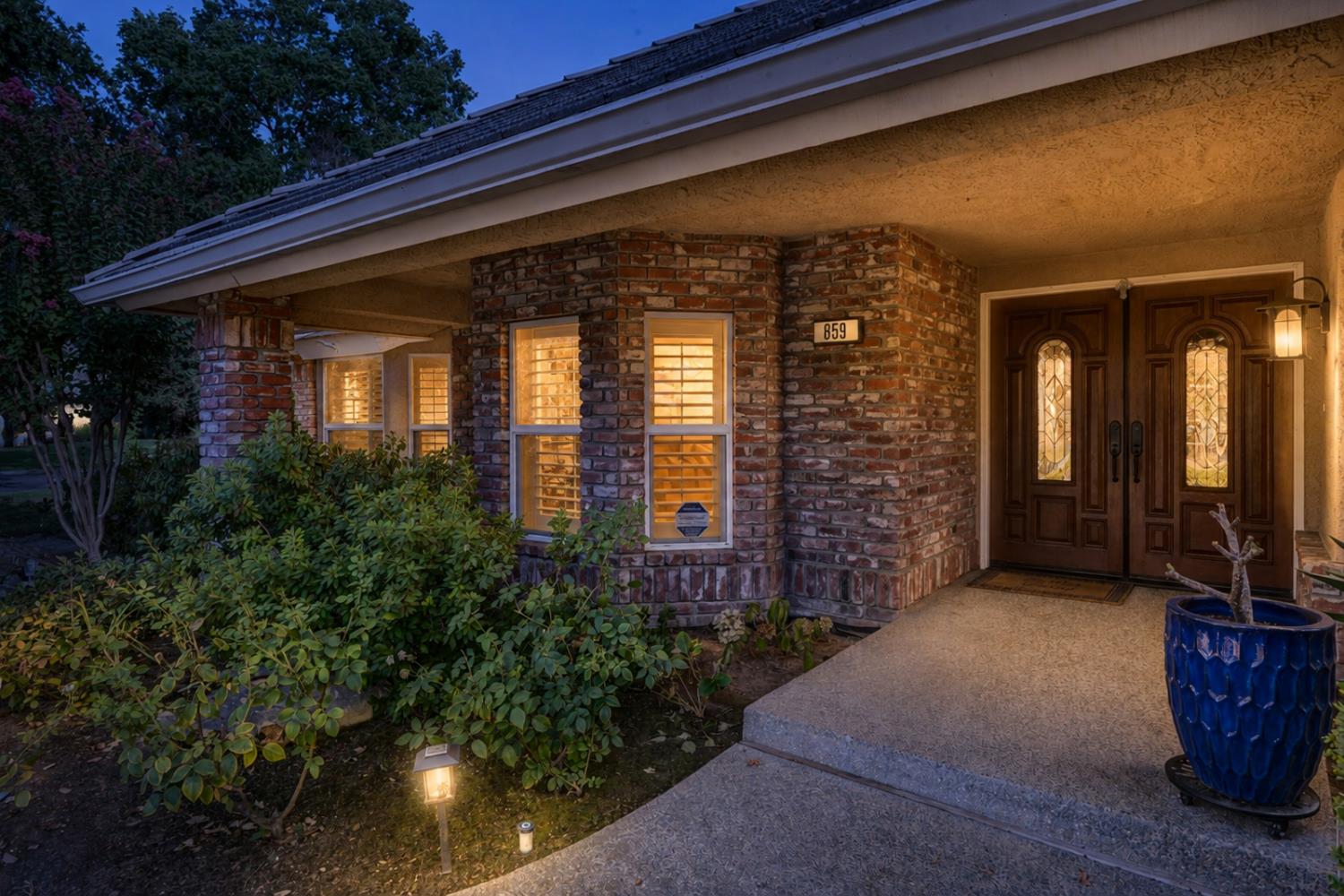 859 E Partridge Ln, Fresno, CA 93730