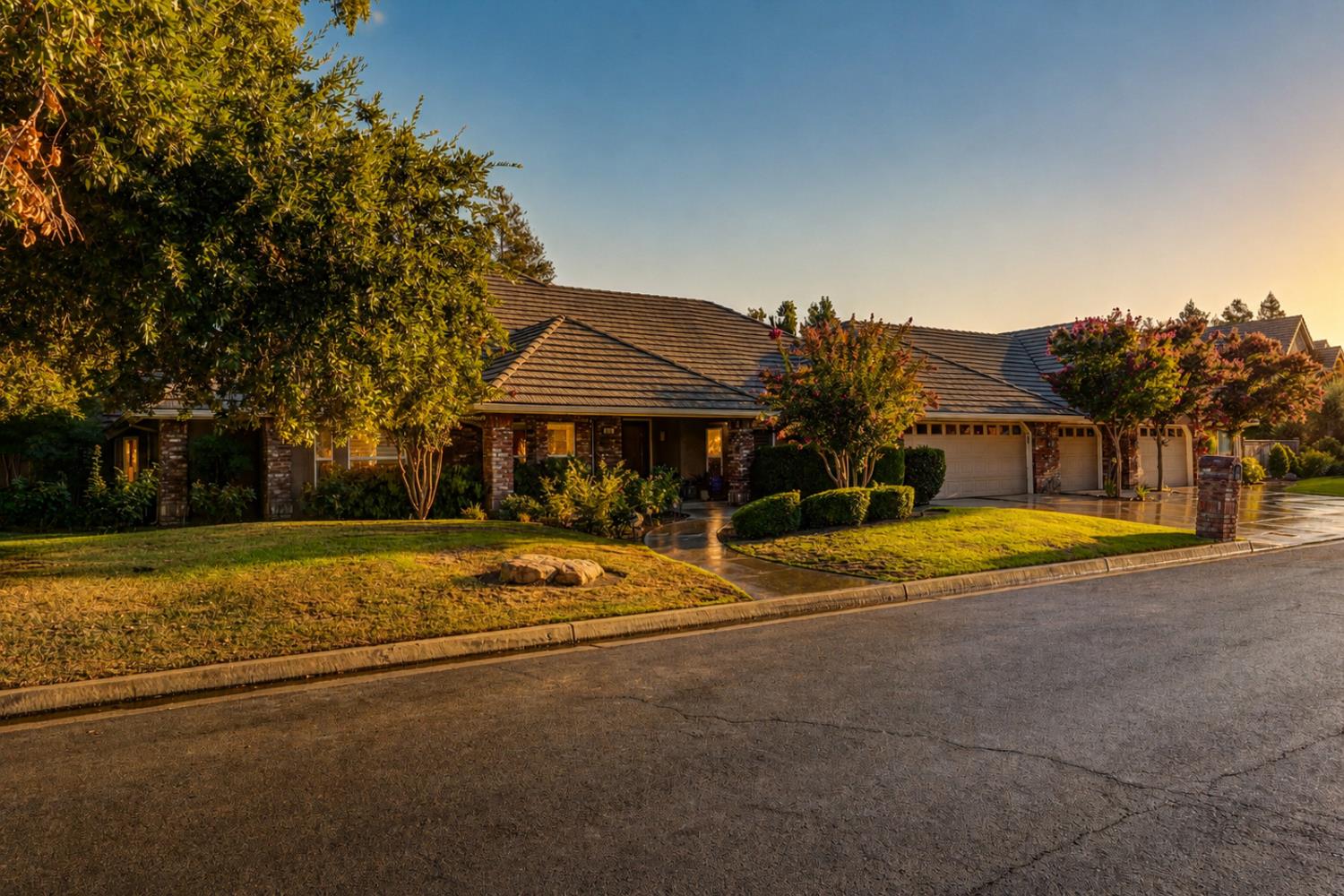 859 E Partridge Ln, Fresno, CA 93730