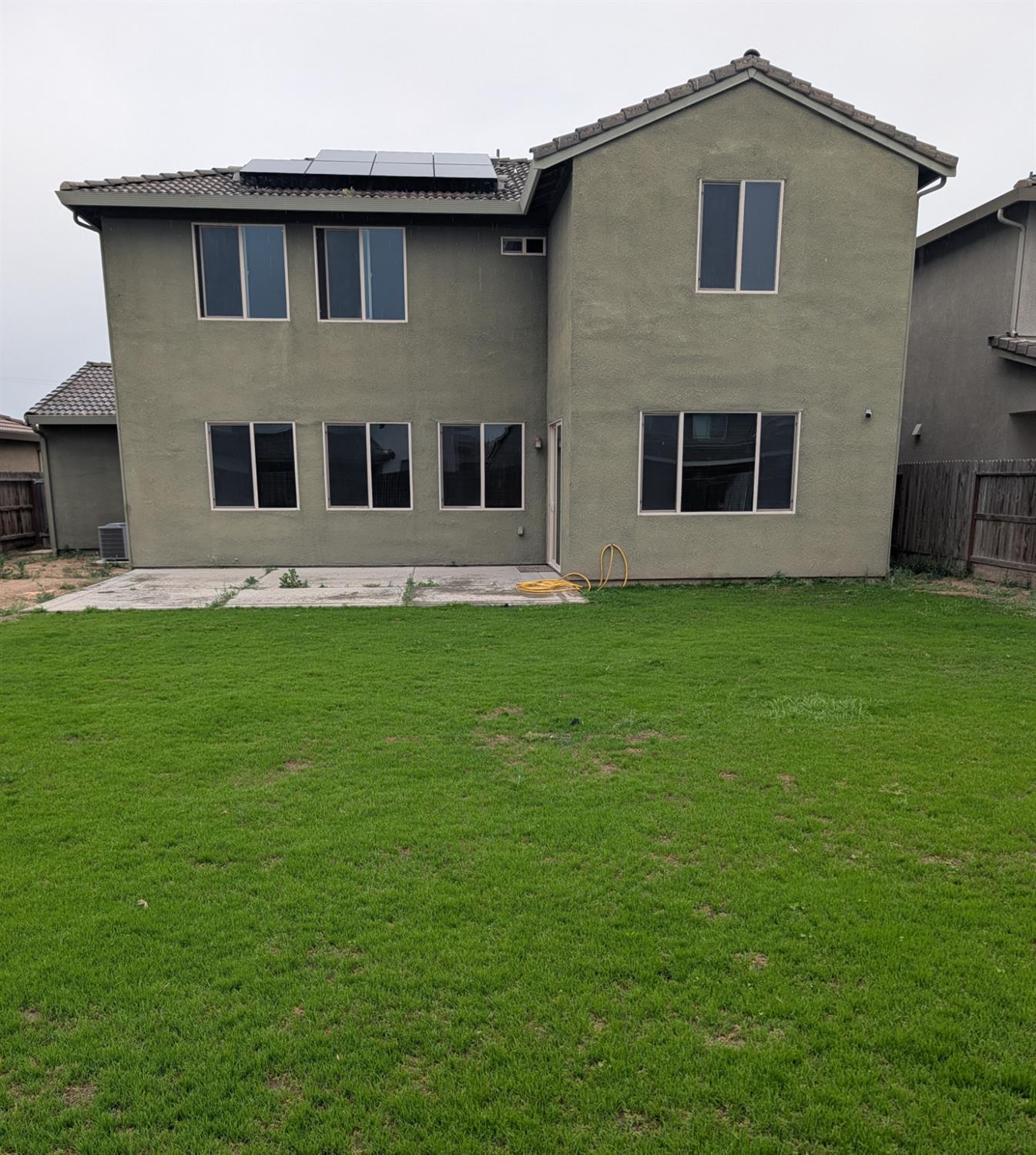 174 Emperor Way, Dinuba, CA 93618