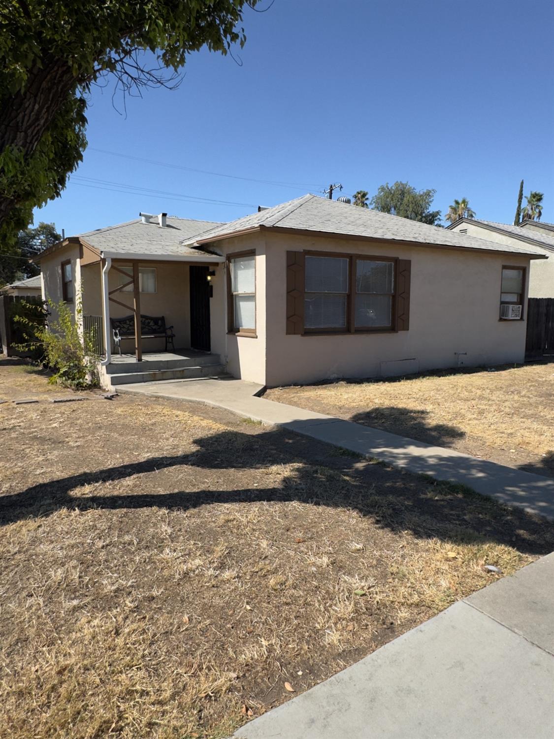 1242 E Shields Ave, Fresno, CA 93704