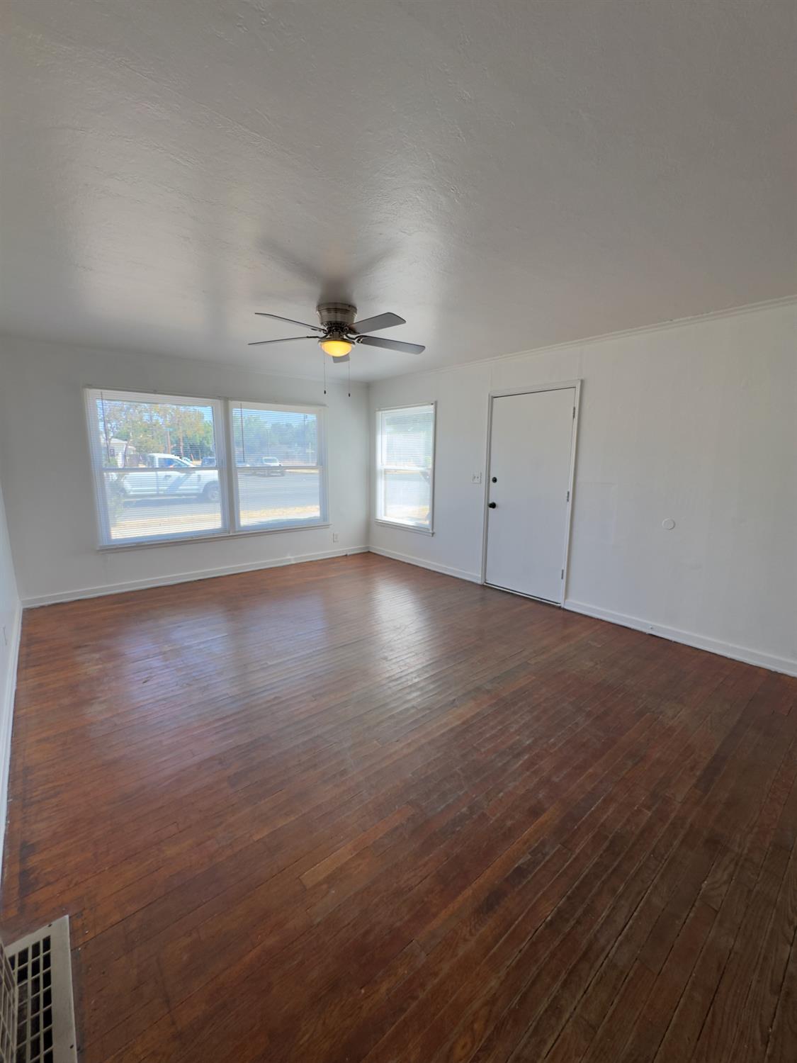 1242 E Shields Ave, Fresno, CA 93704
