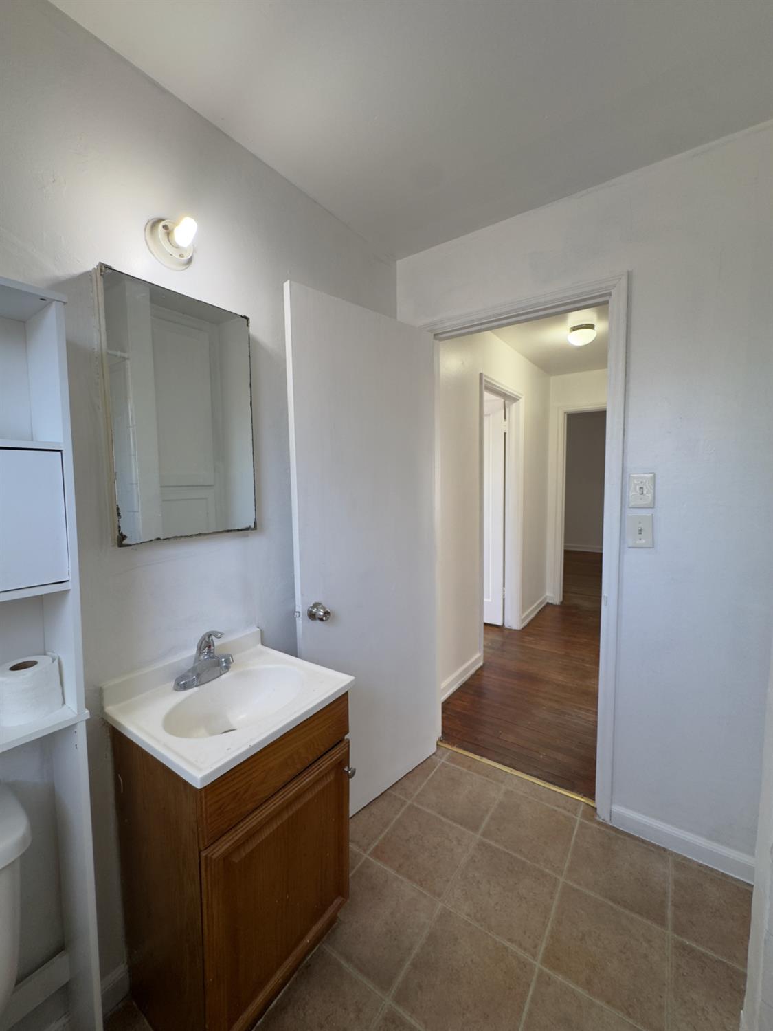 1242 E Shields Ave, Fresno, CA 93704