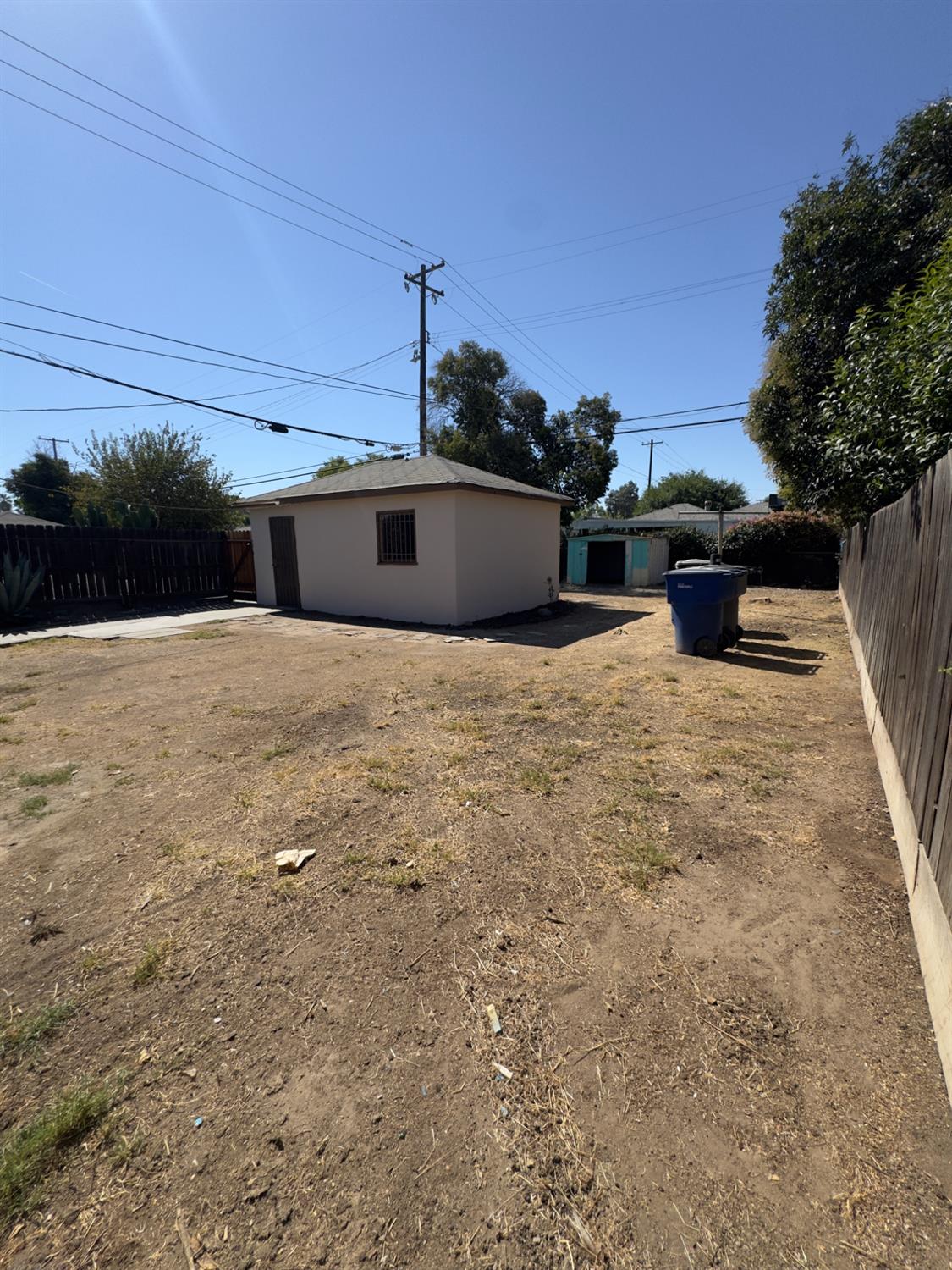 1242 E Shields Ave, Fresno, CA 93704