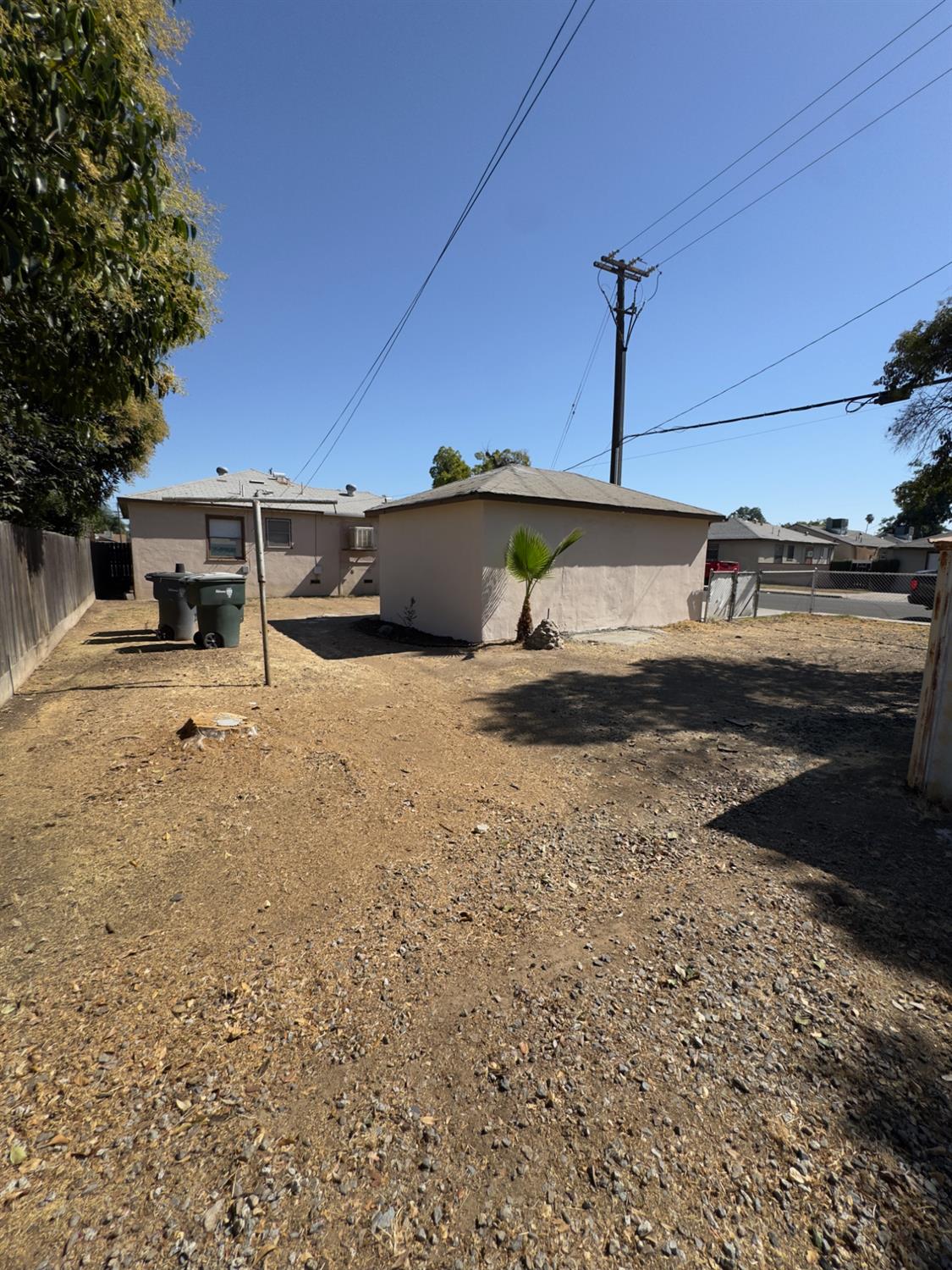 1242 E Shields Ave, Fresno, CA 93704