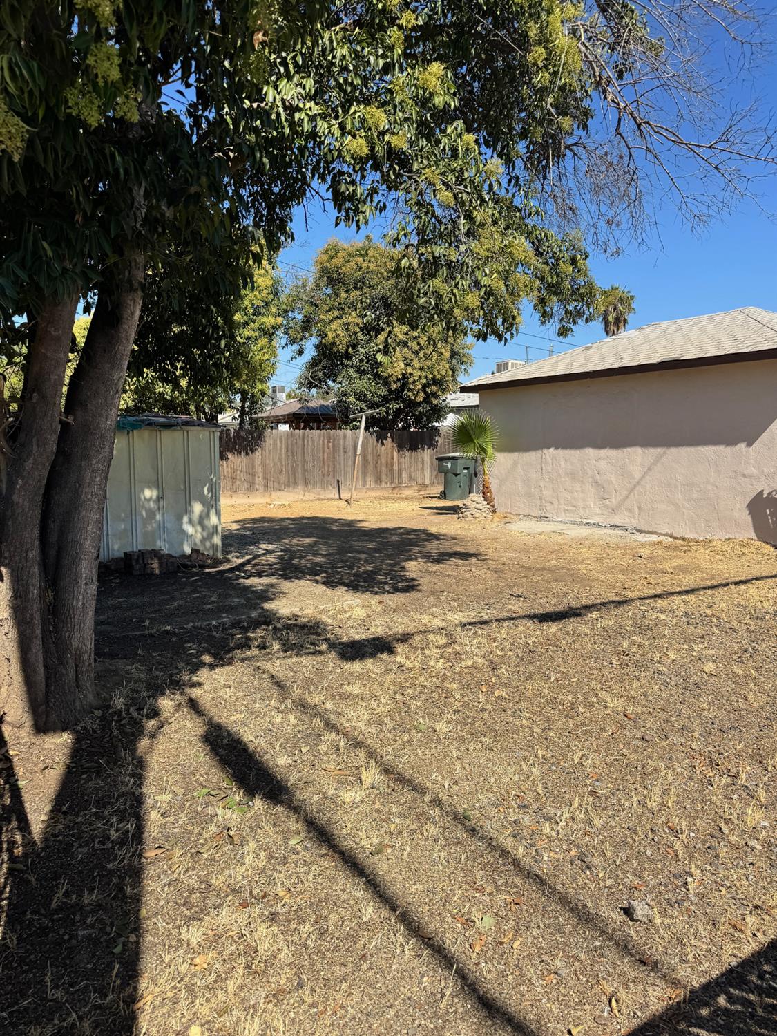 1242 E Shields Ave, Fresno, CA 93704