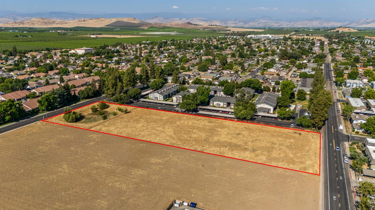 0 0 E Sequoia Dr, Dinuba, CA 93618