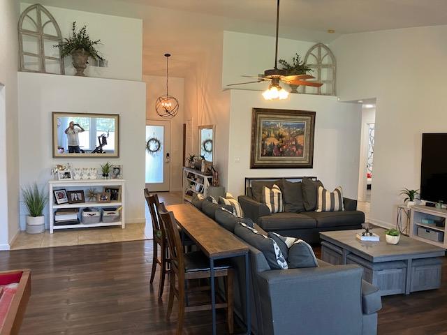 168 Decatur Ave, Clovis, CA 93611