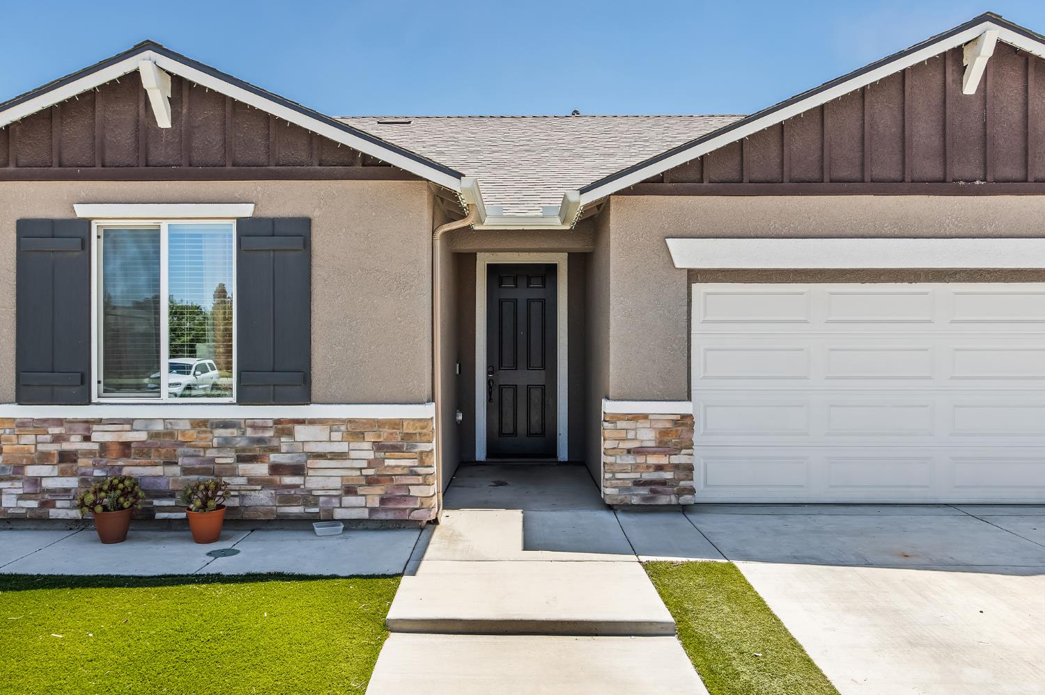 3541 E Laura, Visalia, CA 93292