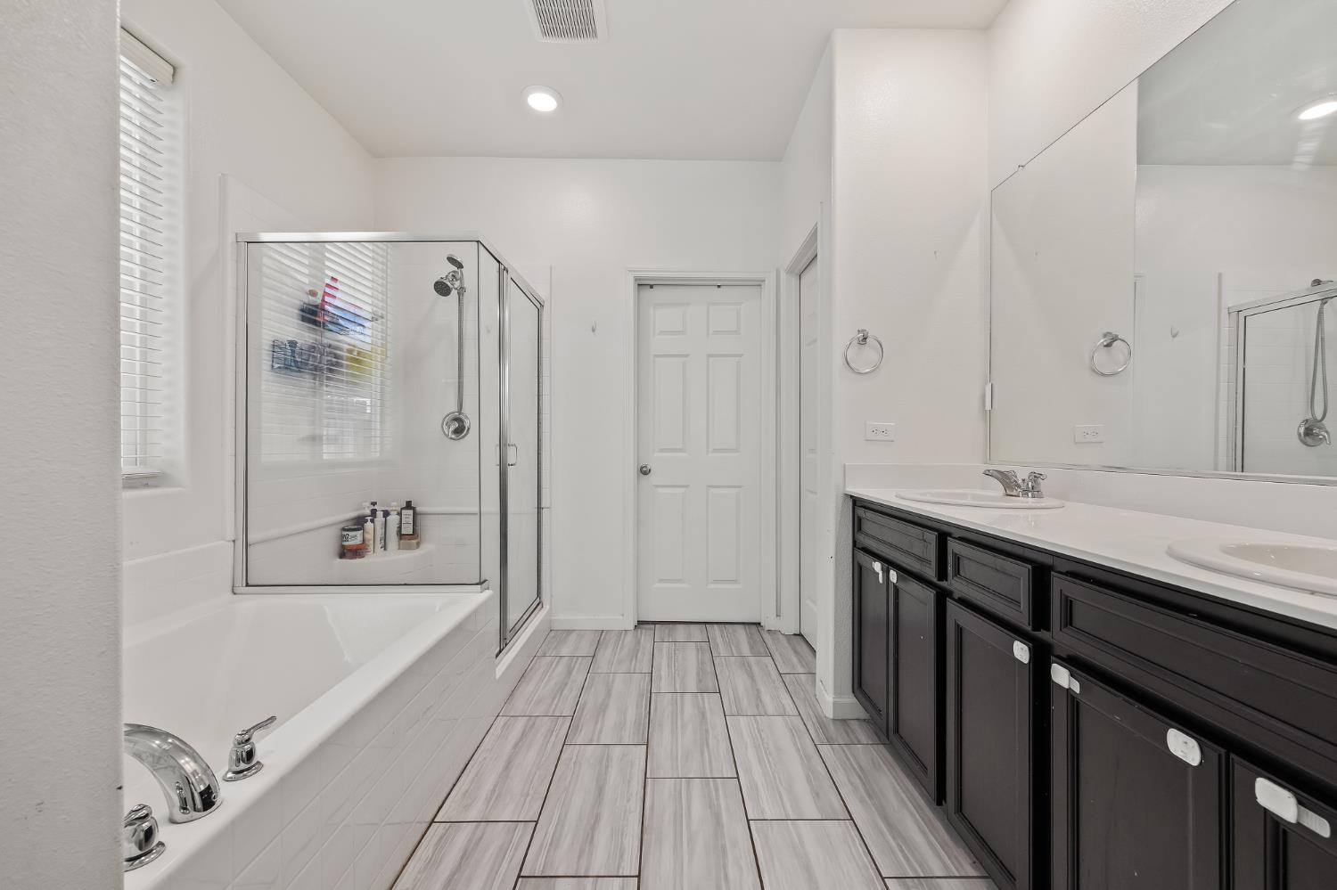 3541 E Laura, Visalia, CA 93292