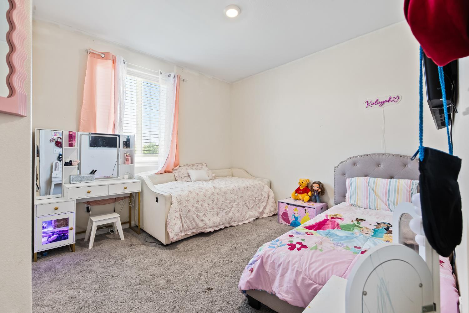 3541 E Laura, Visalia, CA 93292