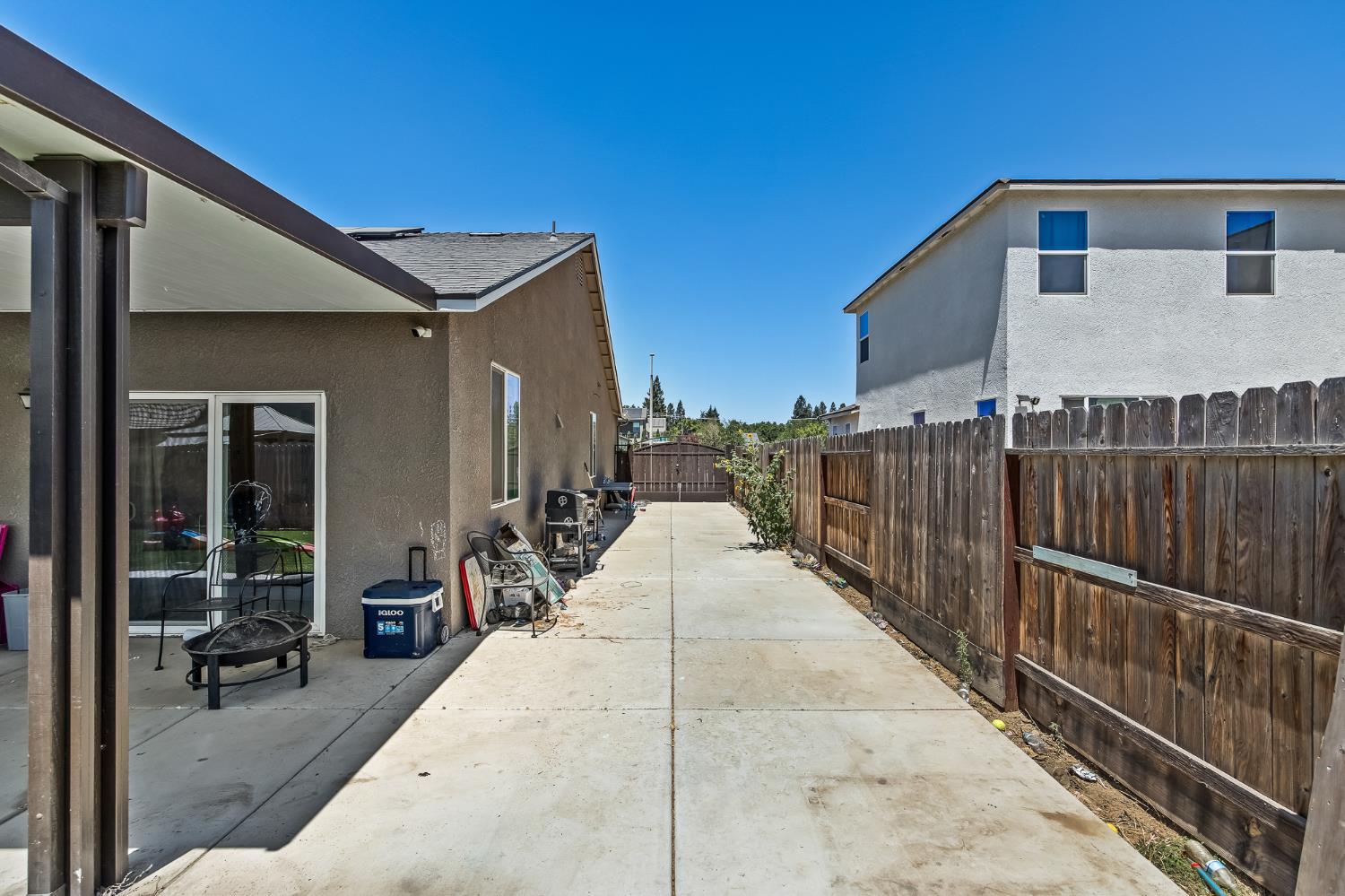3541 E Laura, Visalia, CA 93292