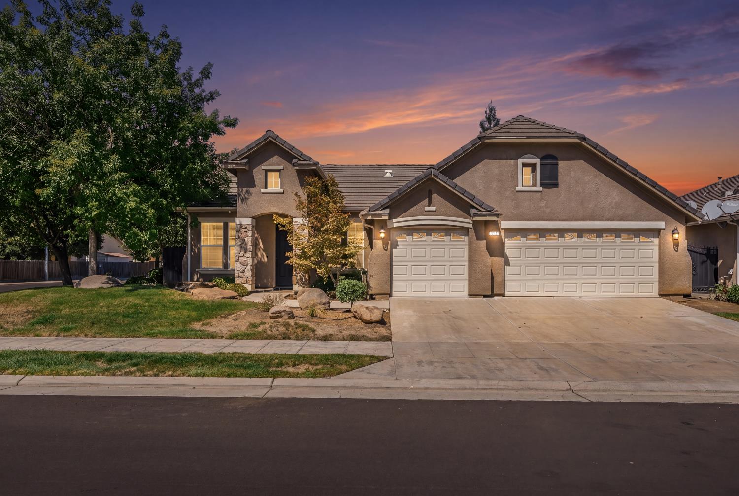 256 N Magnolia Ave, Clovis, CA 93611