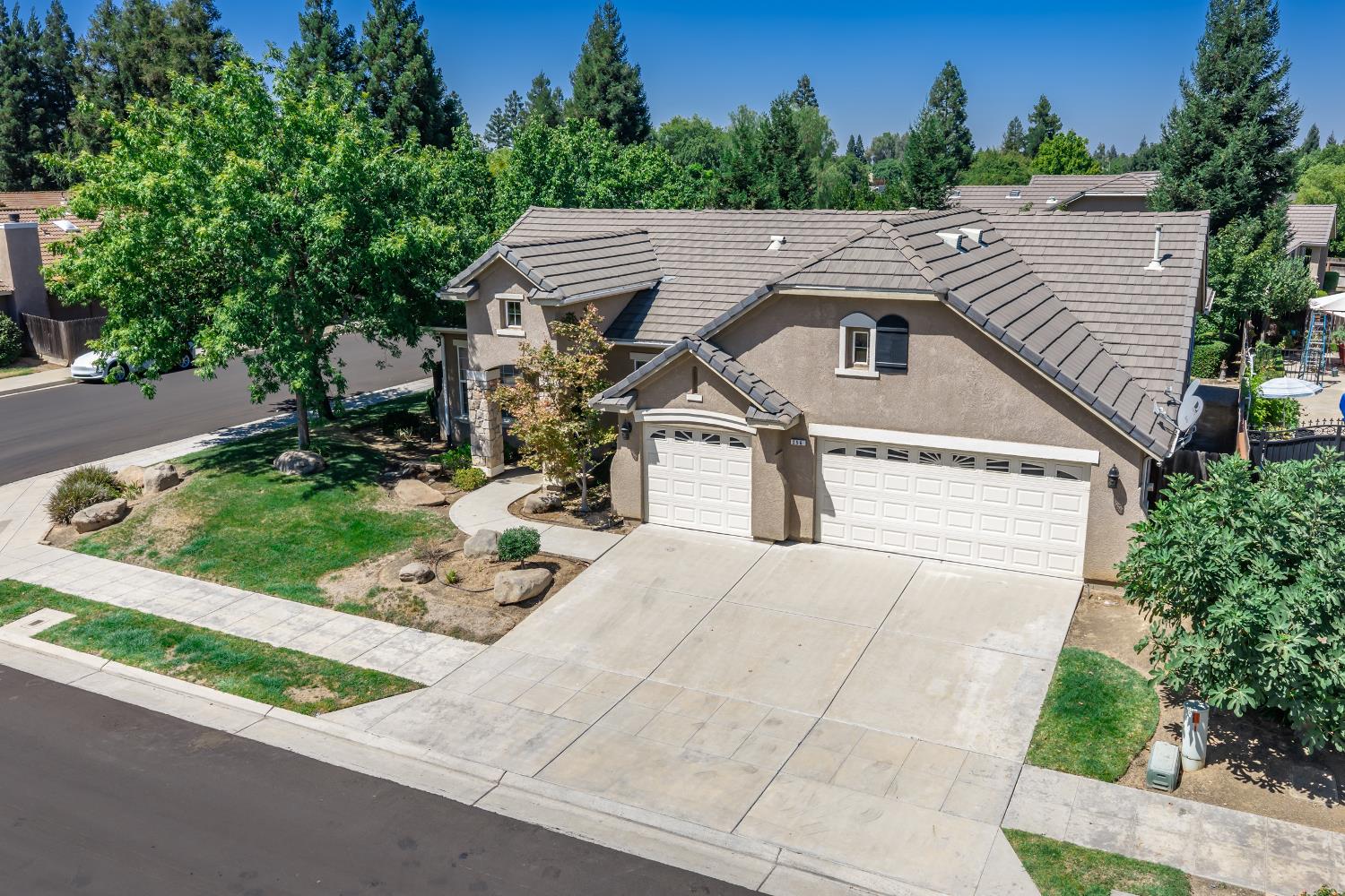 256 N Magnolia Ave, Clovis, CA 93611