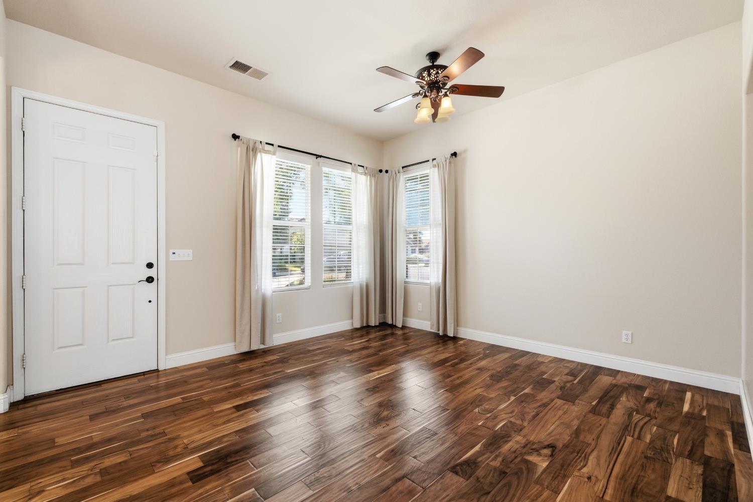 256 N Magnolia Ave, Clovis, CA 93611